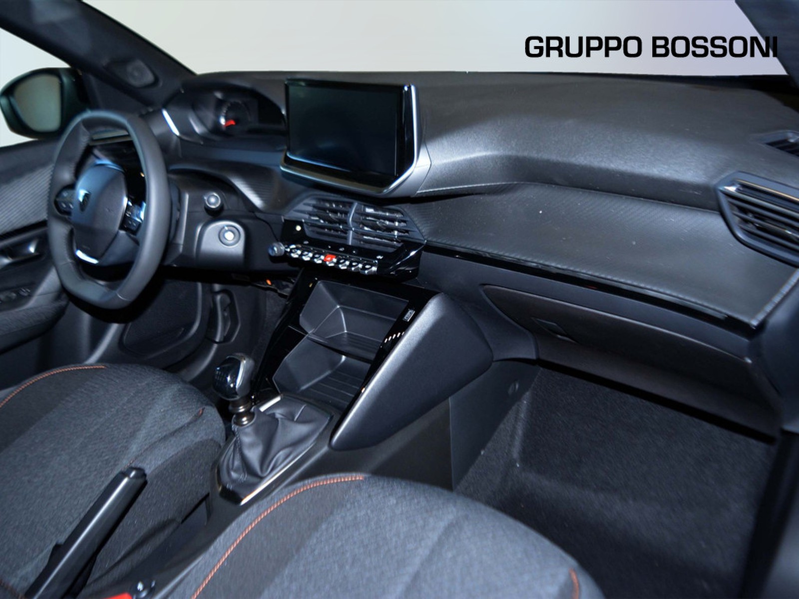 8 - Peugeot 2008 1.2 puretech 100cv style s&s