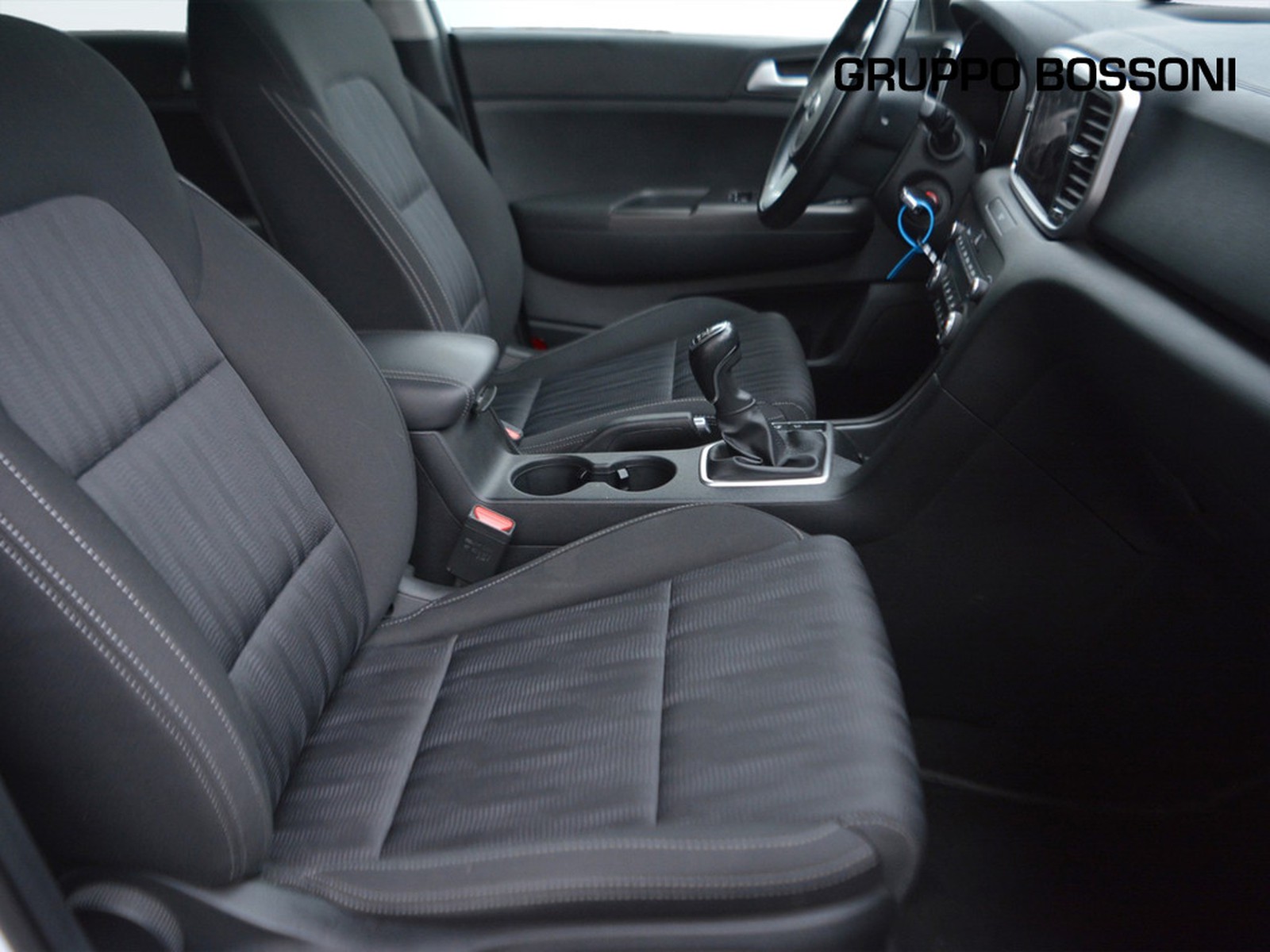 5 - Kia Sportage 1.6 crdi 115cv business class 2wd