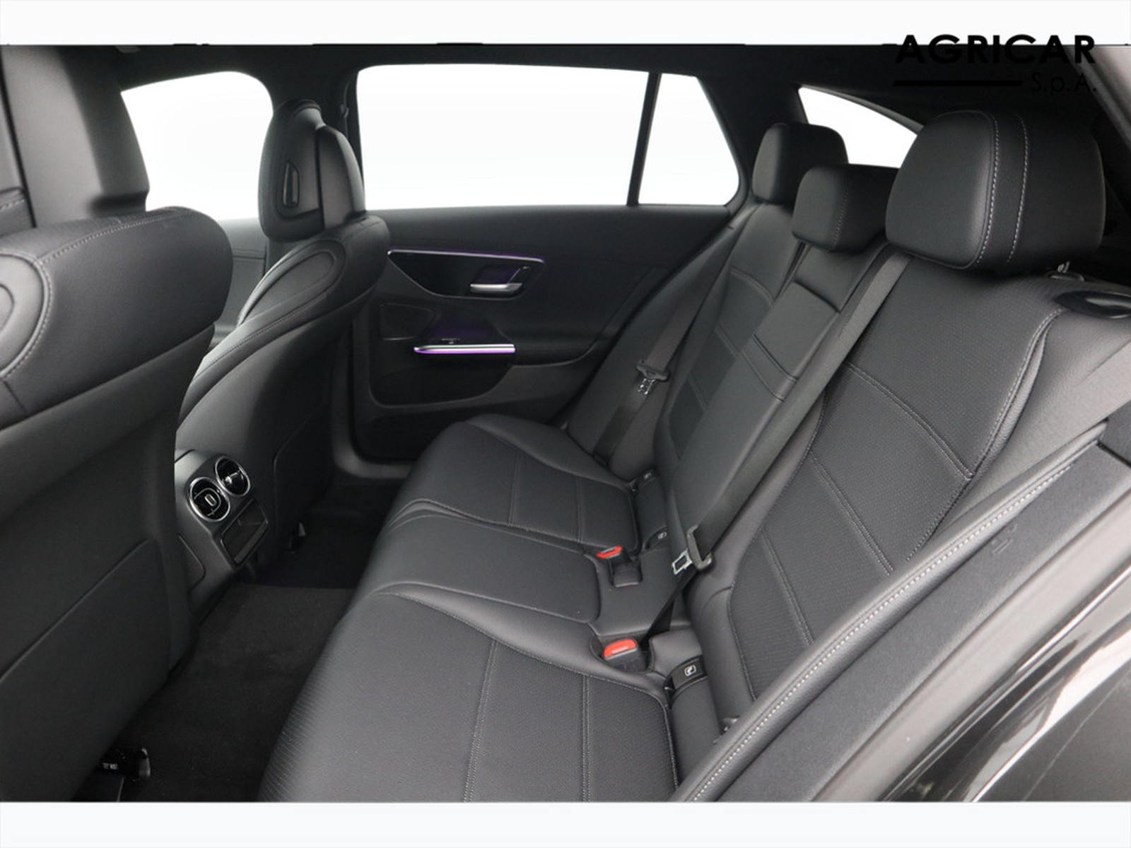 8 - Mercedes Classe C station wagon 300 de plug in hybrid travel edition 4matic 9g-tronic