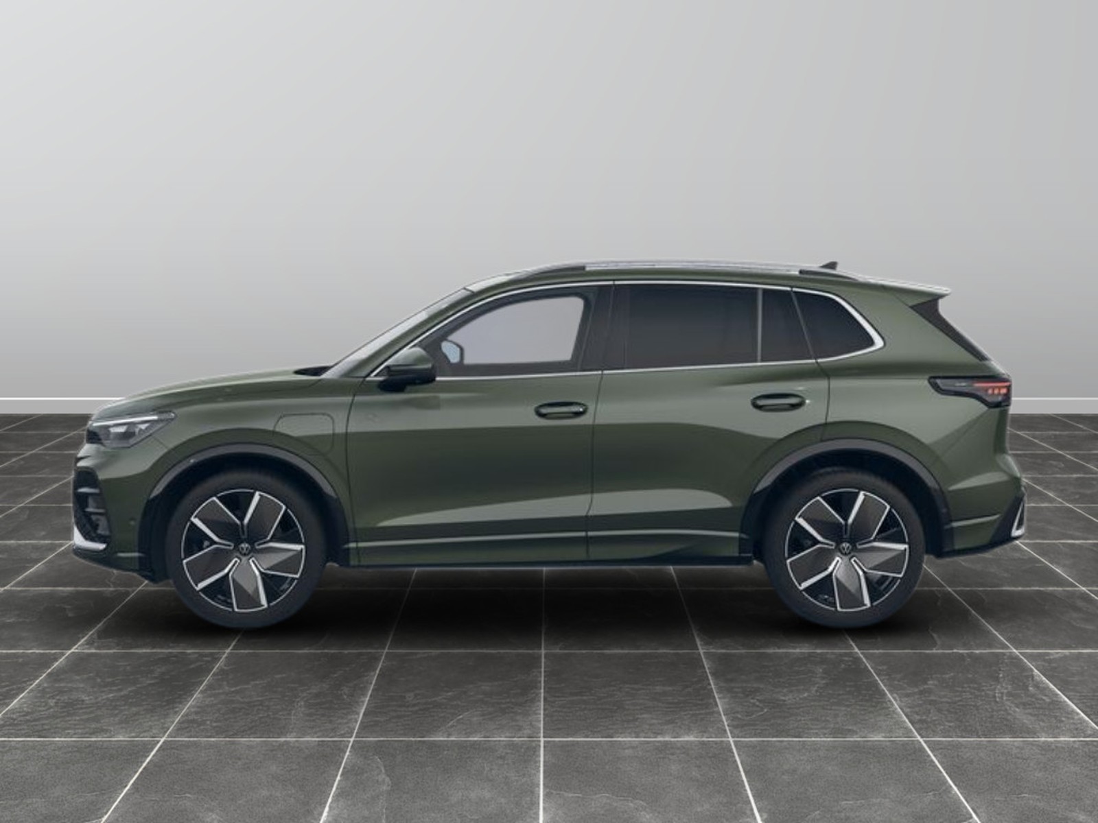 4 - Volkswagen Tiguan 1.5 tsi ehybrid 204cv r-line plus dsg