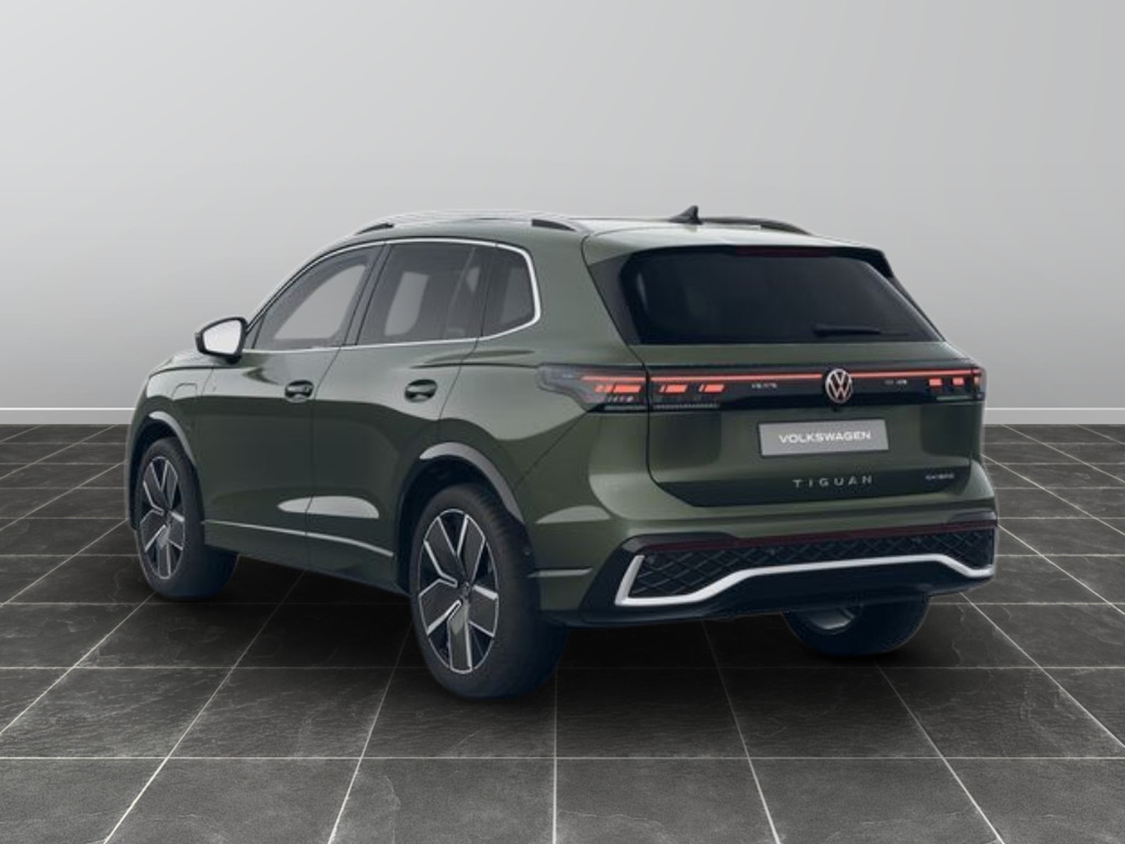 6 - Volkswagen Tiguan 1.5 tsi ehybrid 204cv r-line plus dsg