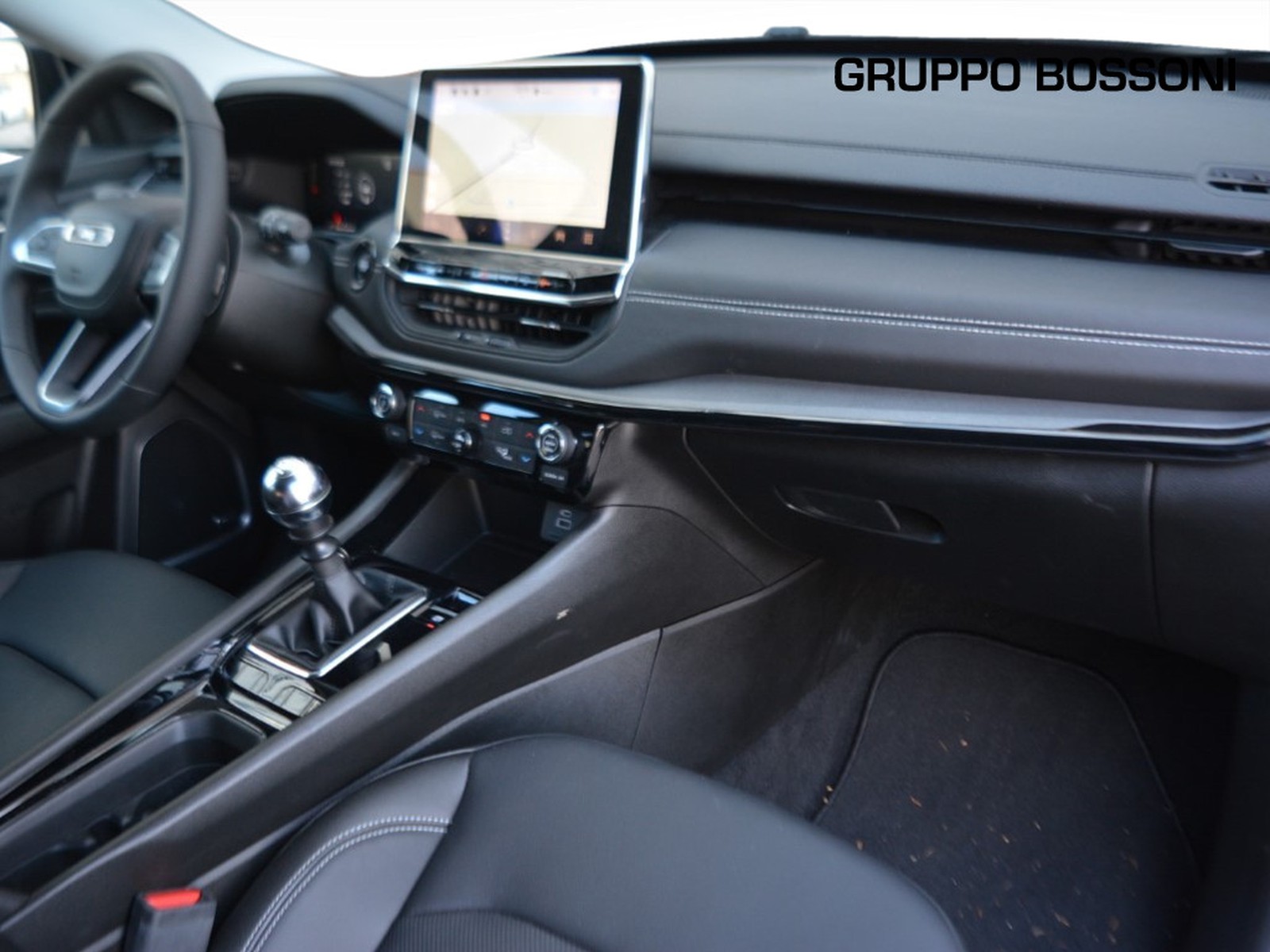 8 - Jeep Compass 1.6 multijet ii 130cv s 2wd