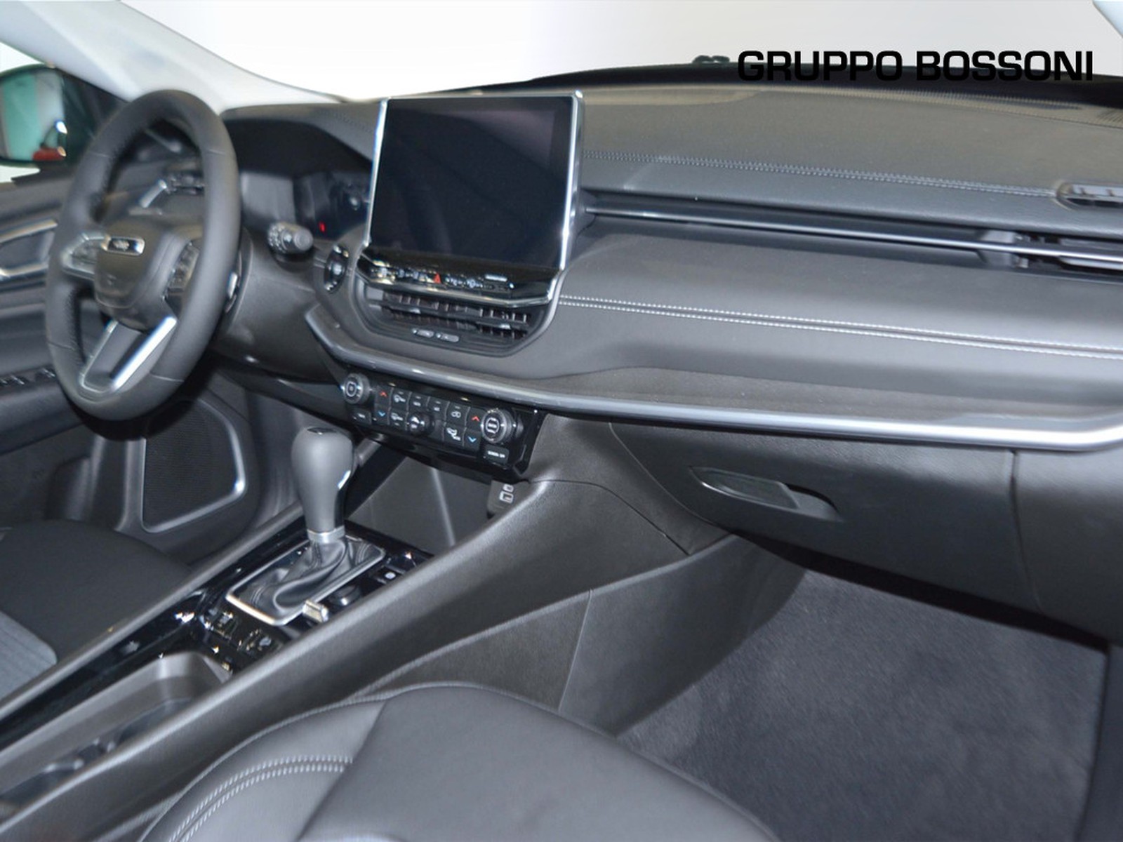 8 - Jeep Compass 1.3 turbo t4 phev altitude 4xe at6