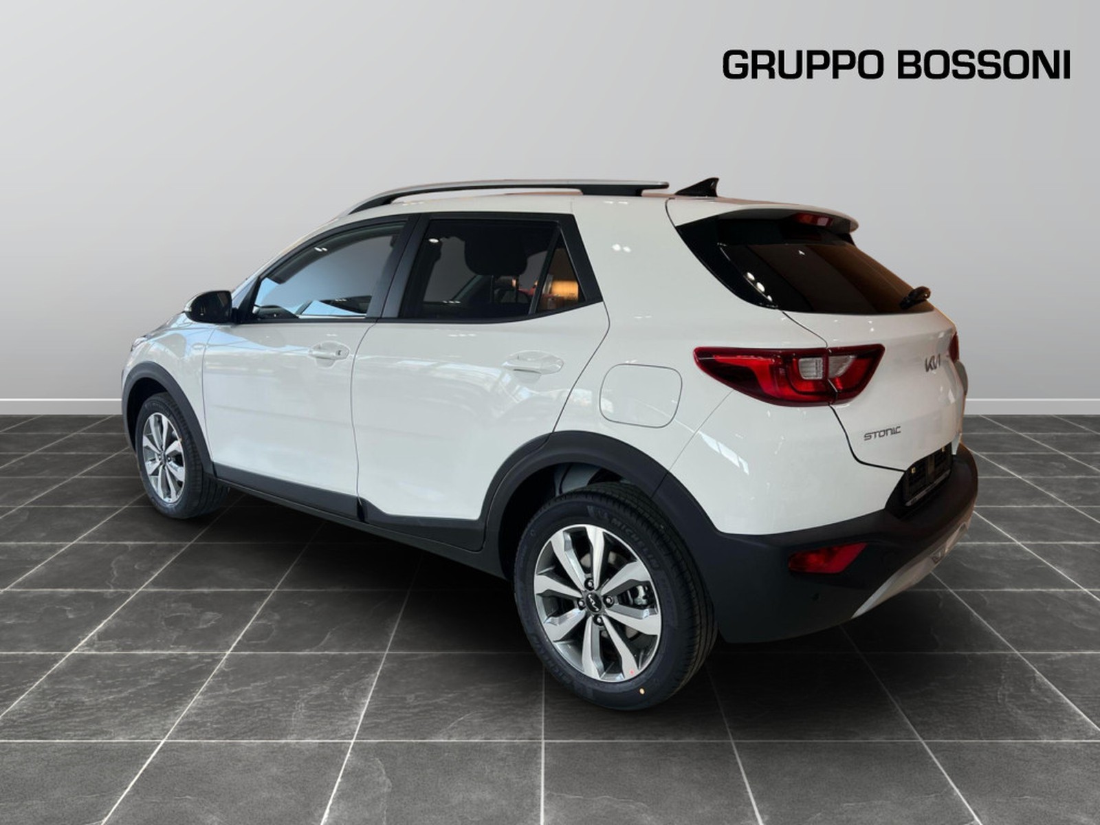 4 - Kia Stonic 1.2 mpi gpl 78cv style special edition