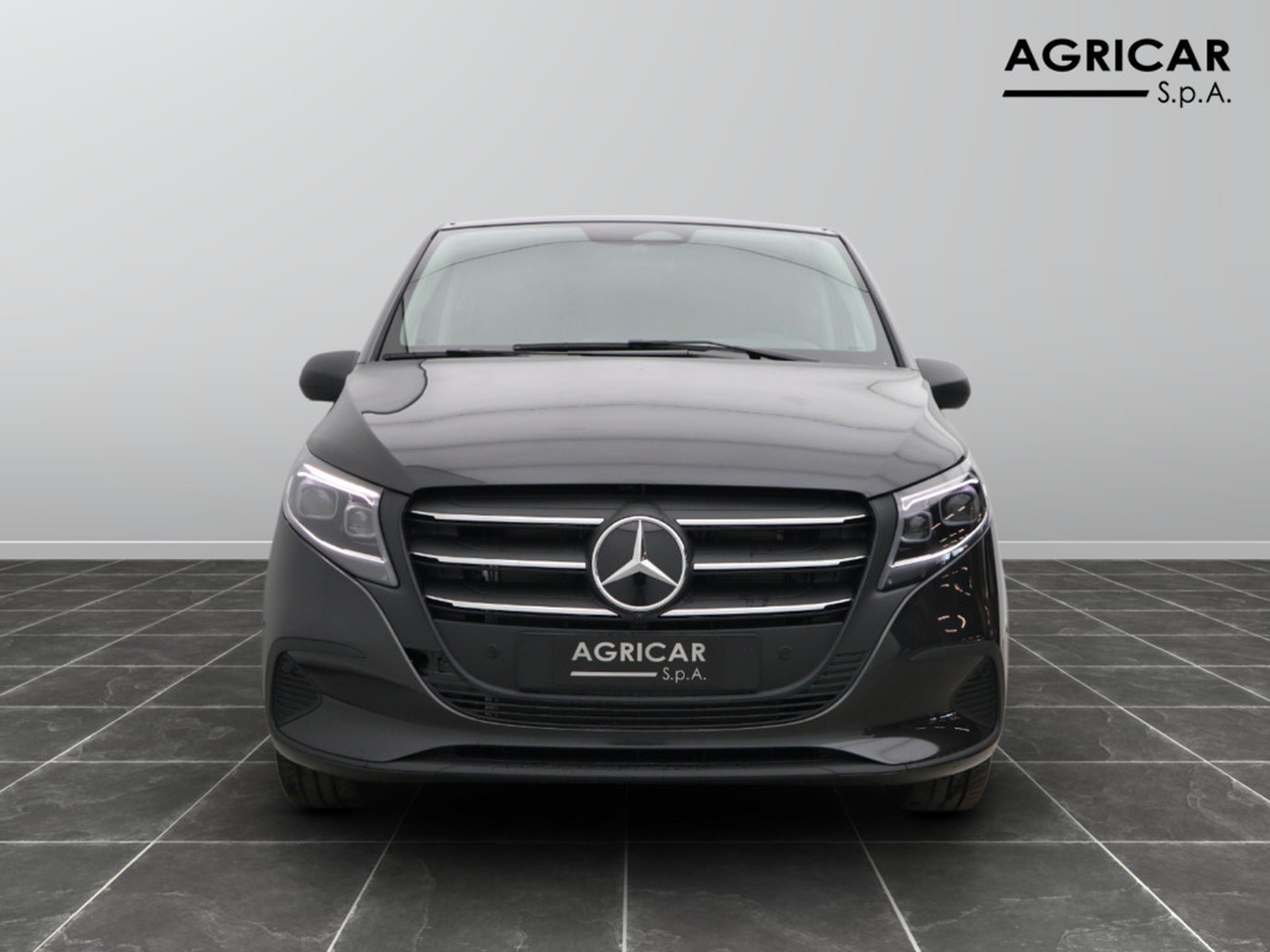 2 - Mercedes Vans Vito mixto 114 cdi long select 4x4 9g-tronic