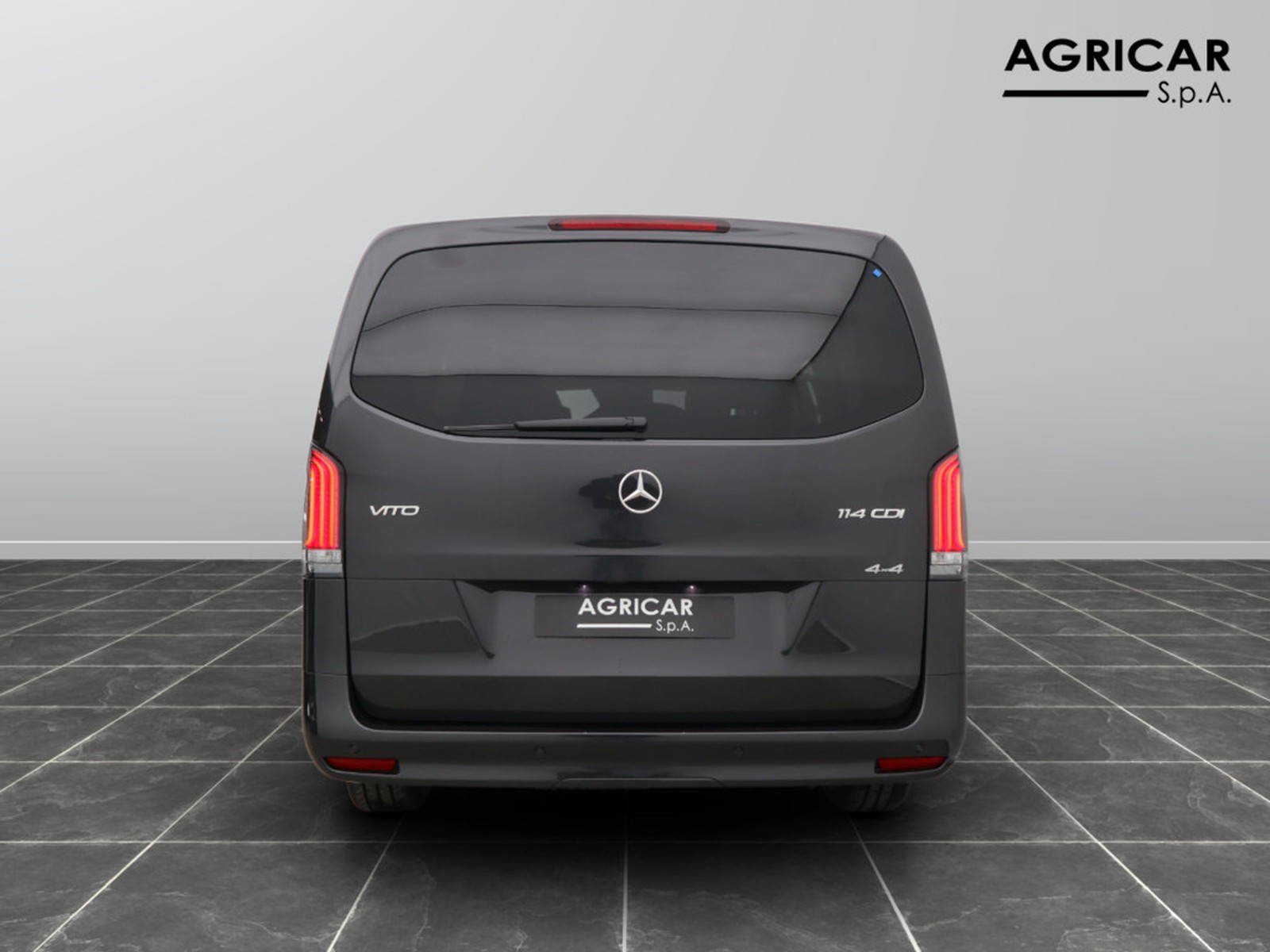 6 - Mercedes Vans Vito mixto 114 cdi long select 4x4 9g-tronic