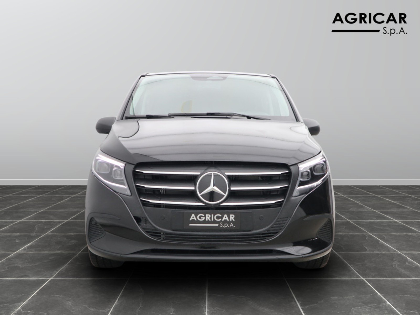 2 - Mercedes Vans Vito 116 cdi extralong tourer select auto my20