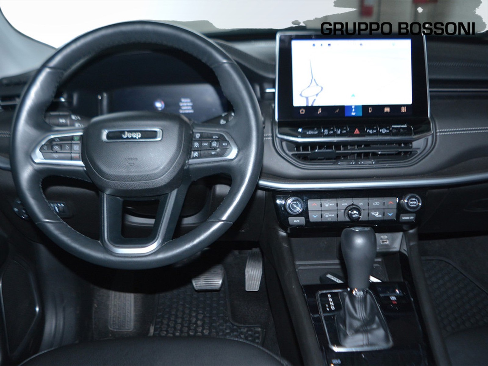 11 - Jeep Compass 1.5 turbo t4 mhev 130cv altitude 2wd