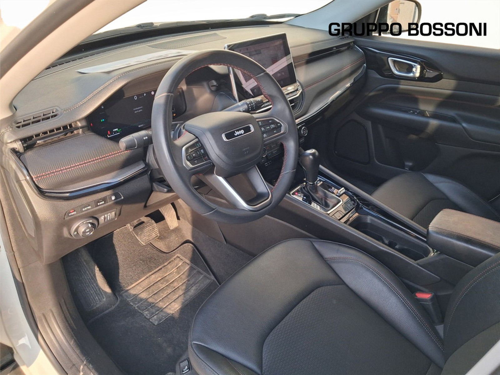 11 - Jeep Compass 1.3 turbo t4 phev trailhawk 4xe at6