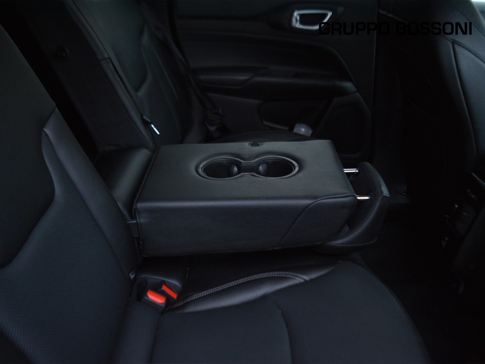 6 - Jeep Compass 1.5 turbo t4 mhev 130cv summit 2wd