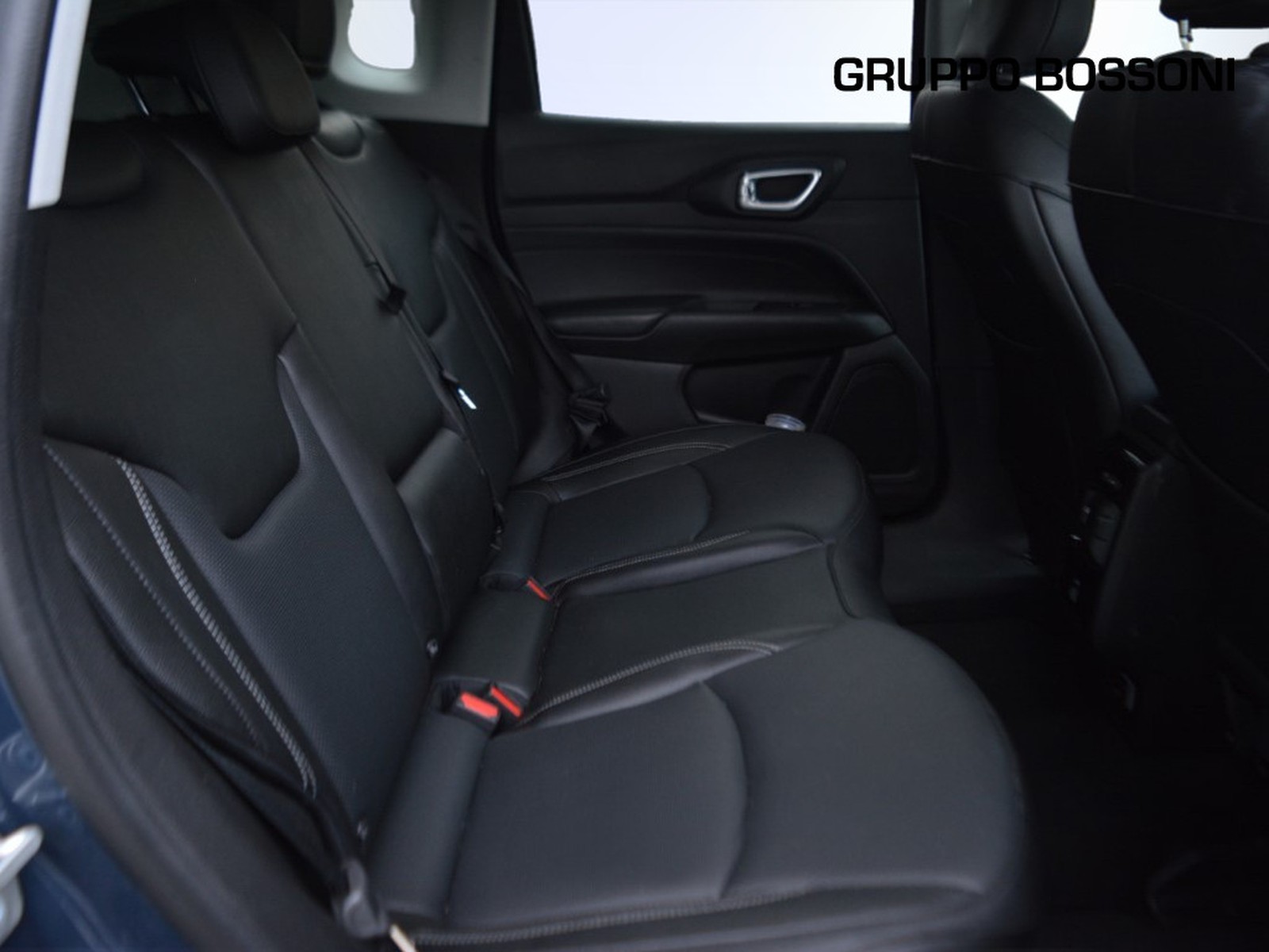 8 - Jeep Compass 1.5 turbo t4 mhev 130cv summit 2wd