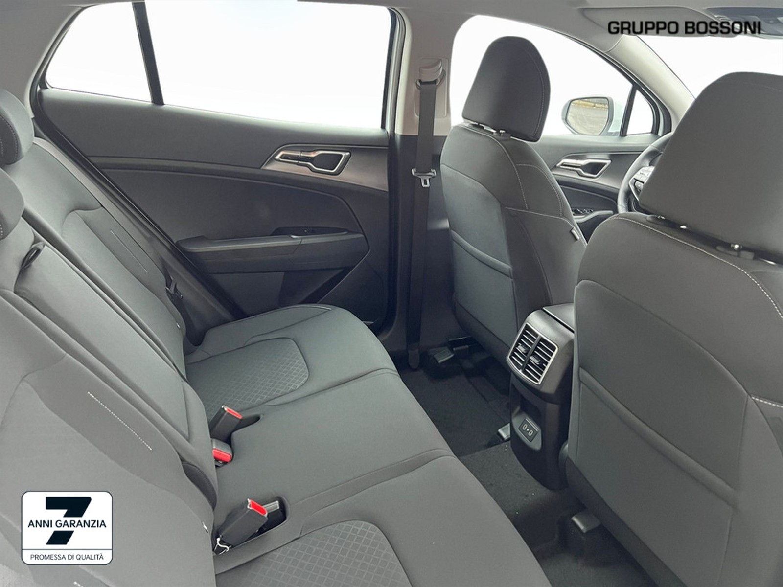 9 - Kia Sportage 1.6 t-gdi hev business 2wd at6