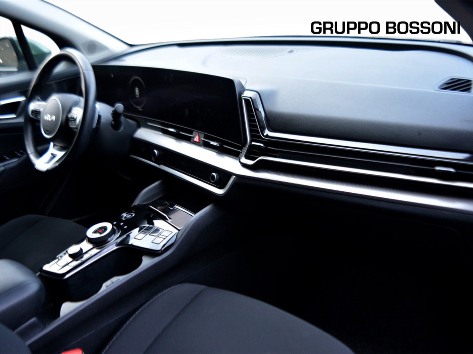 10 - Kia Sportage 1.6 t-gdi hev style at6