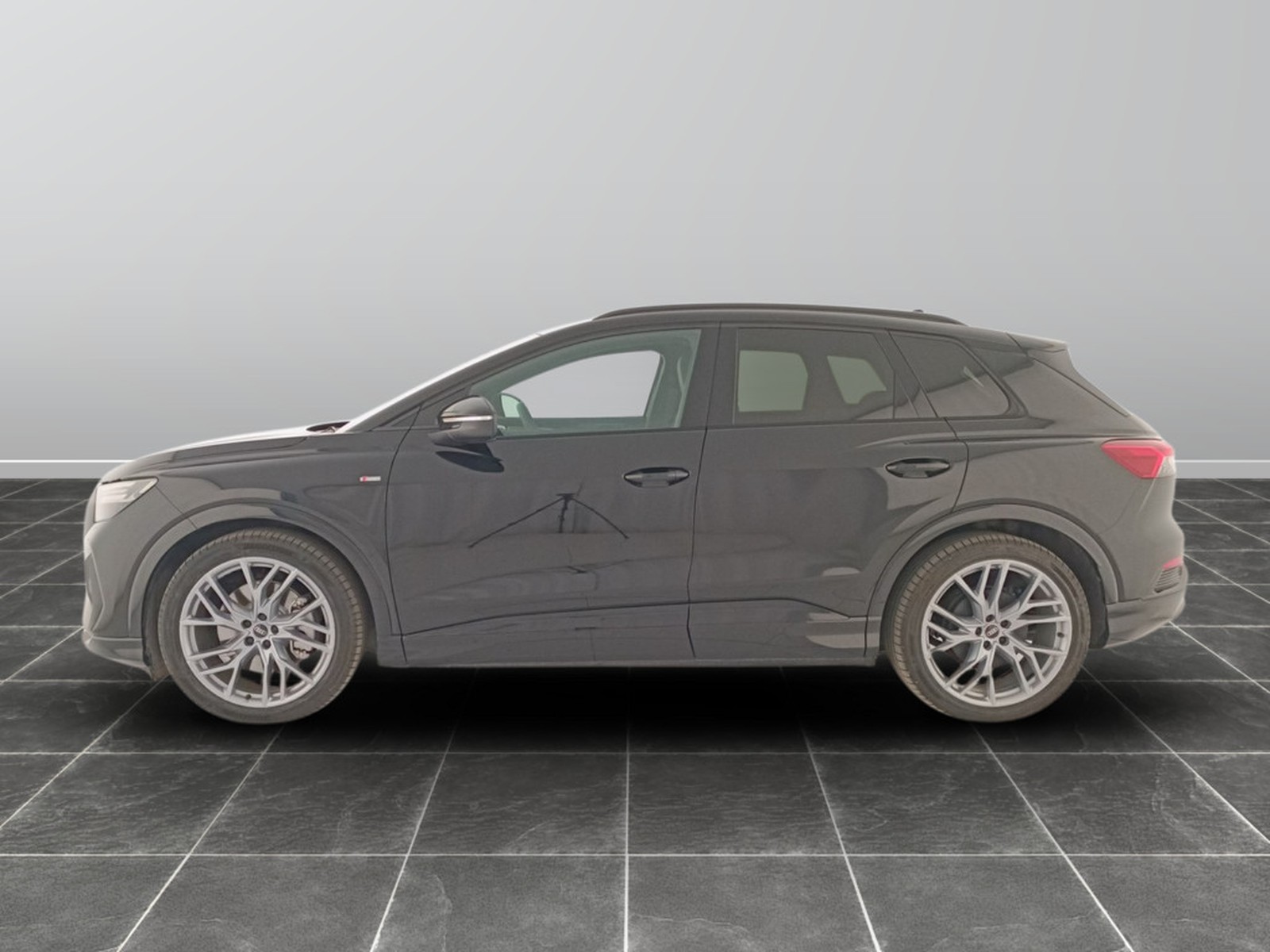 3 - Audi Q4 e-tron 45 s line edition quattro