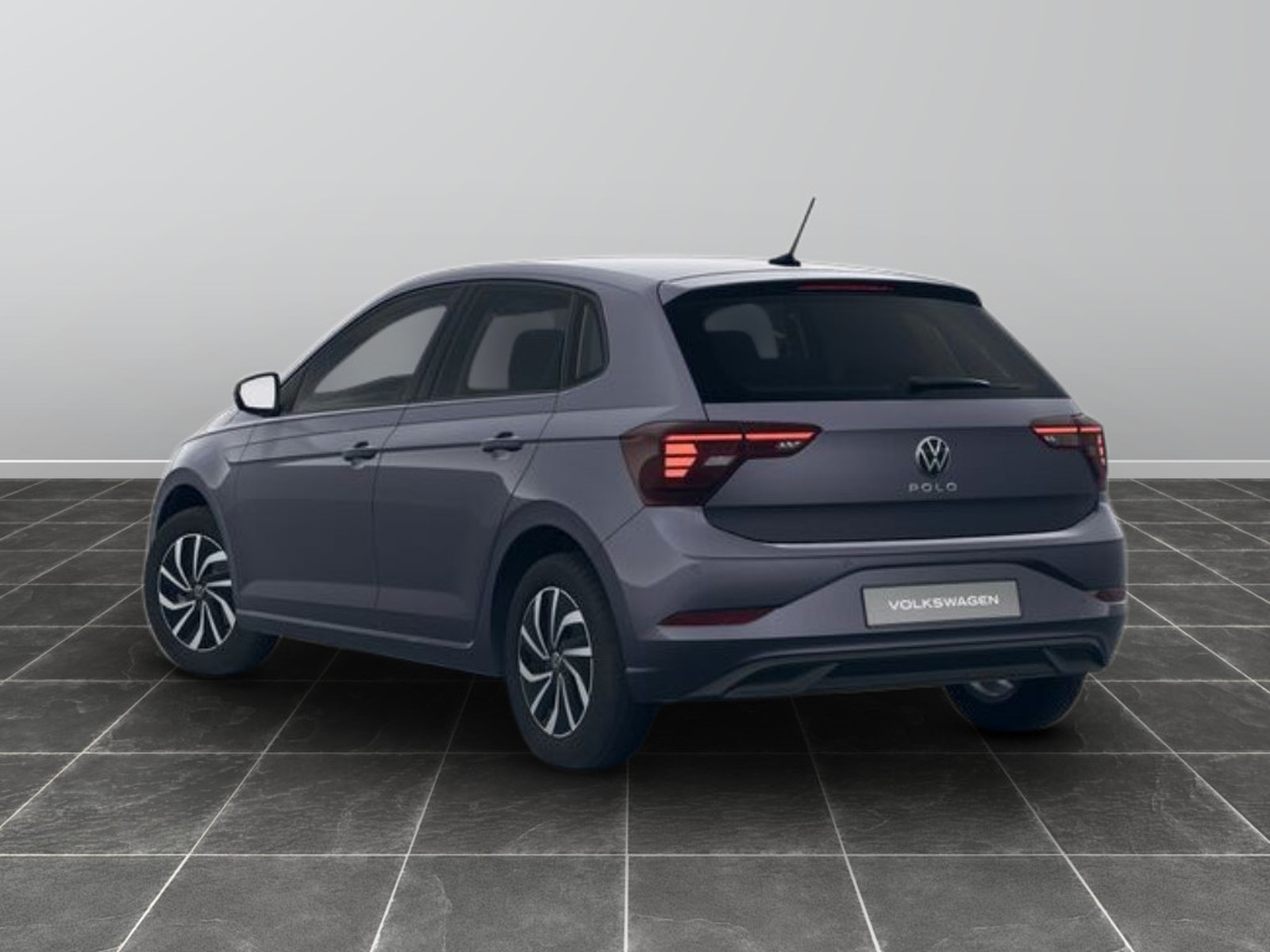 6 - Volkswagen Polo 1.0 tsi 95cv edition plus