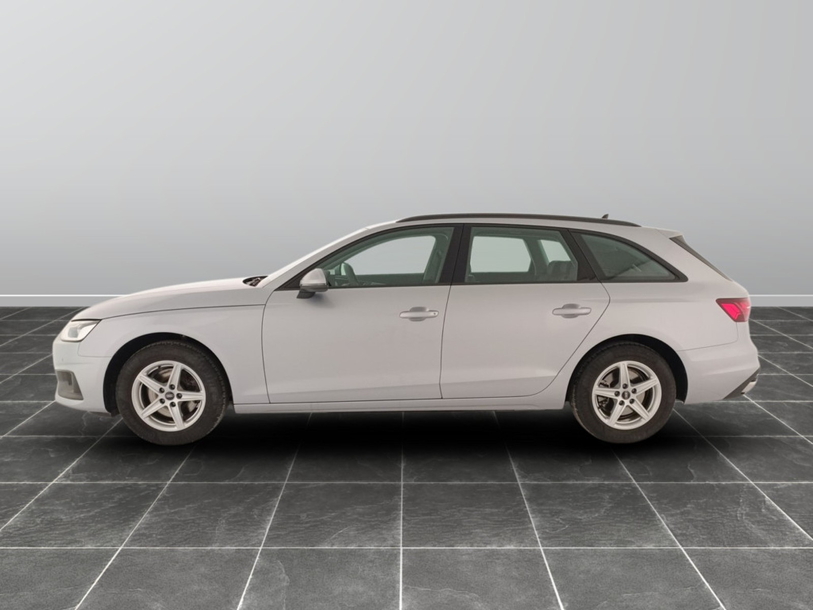 3 - Audi A4 avant 30 2.0 tdi mhev 136cv s tronic