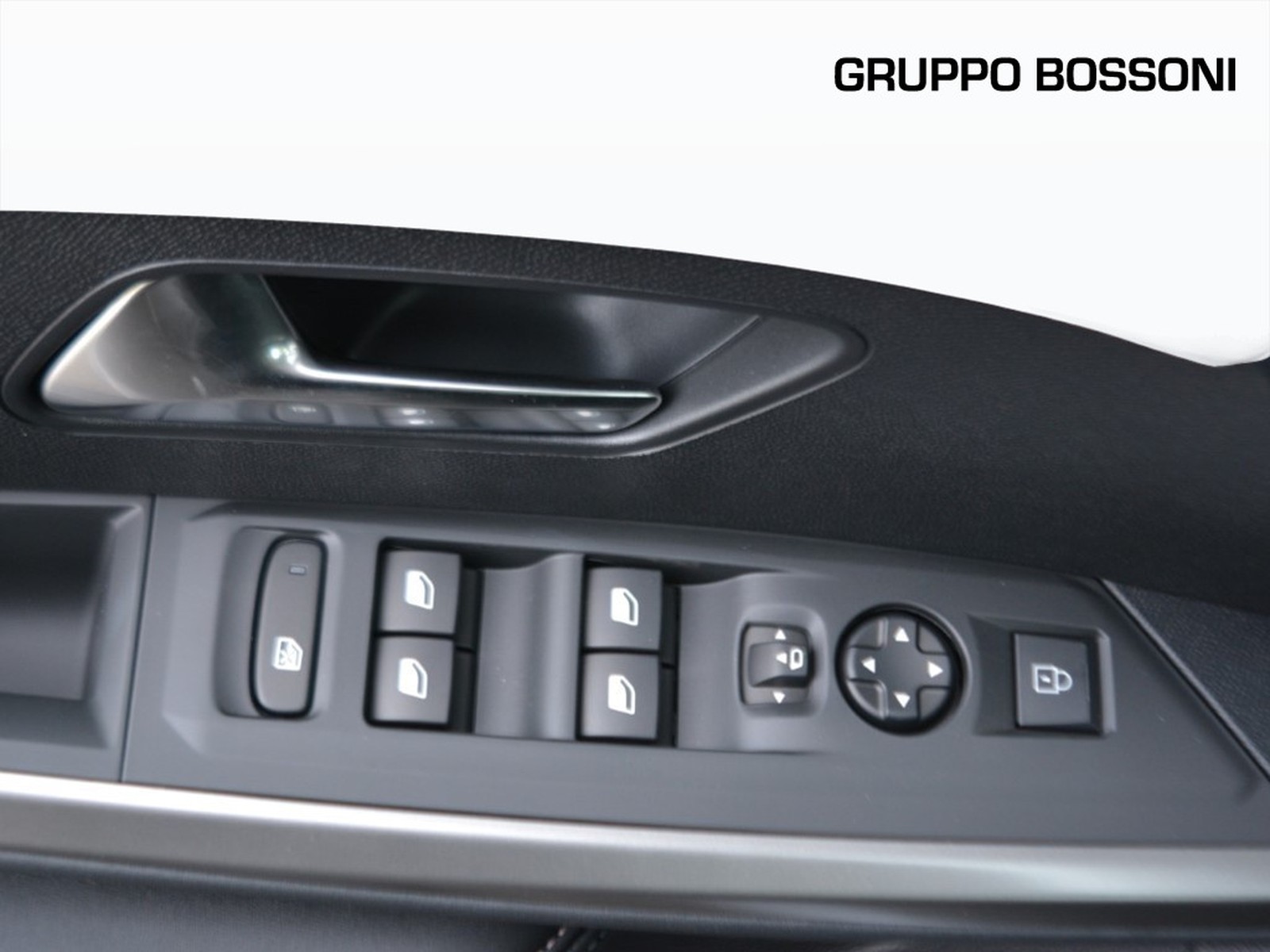 15 - Peugeot 3008 73 kwh allure 210cv