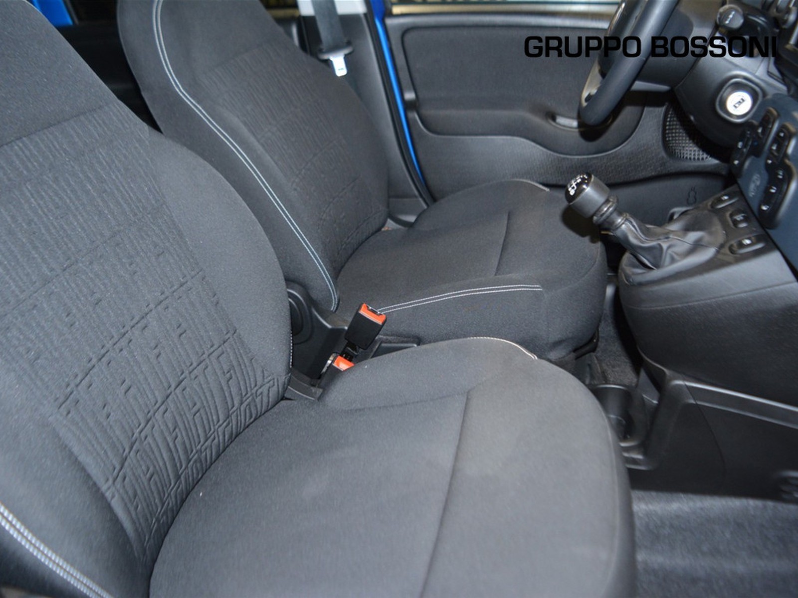 5 - Fiat Panda cross 1.0 firefly hybrid 70cv s&s 5p.ti