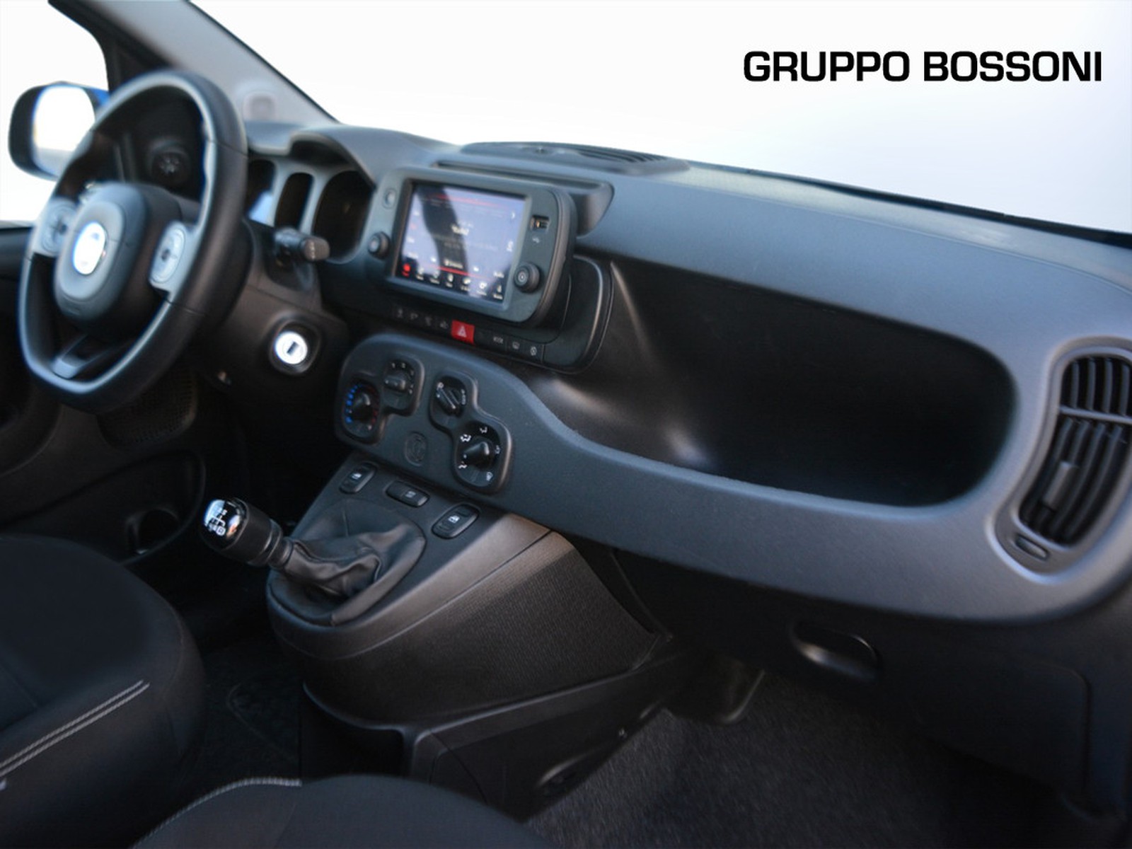 8 - Fiat Panda cross 1.0 firefly hybrid 70cv s&s 5p.ti