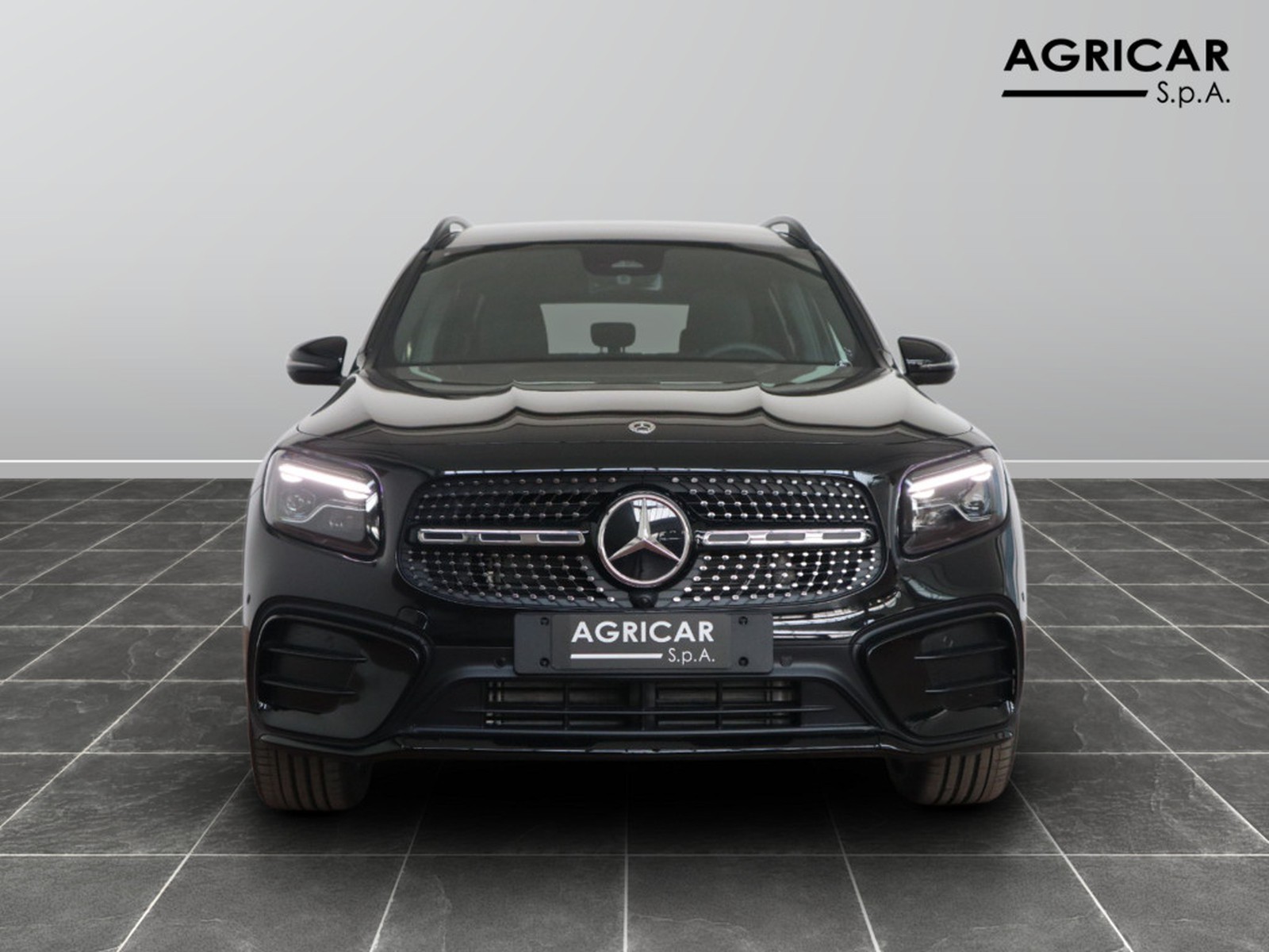 2 - Mercedes GLB 200 d amg line premium 8g-dct