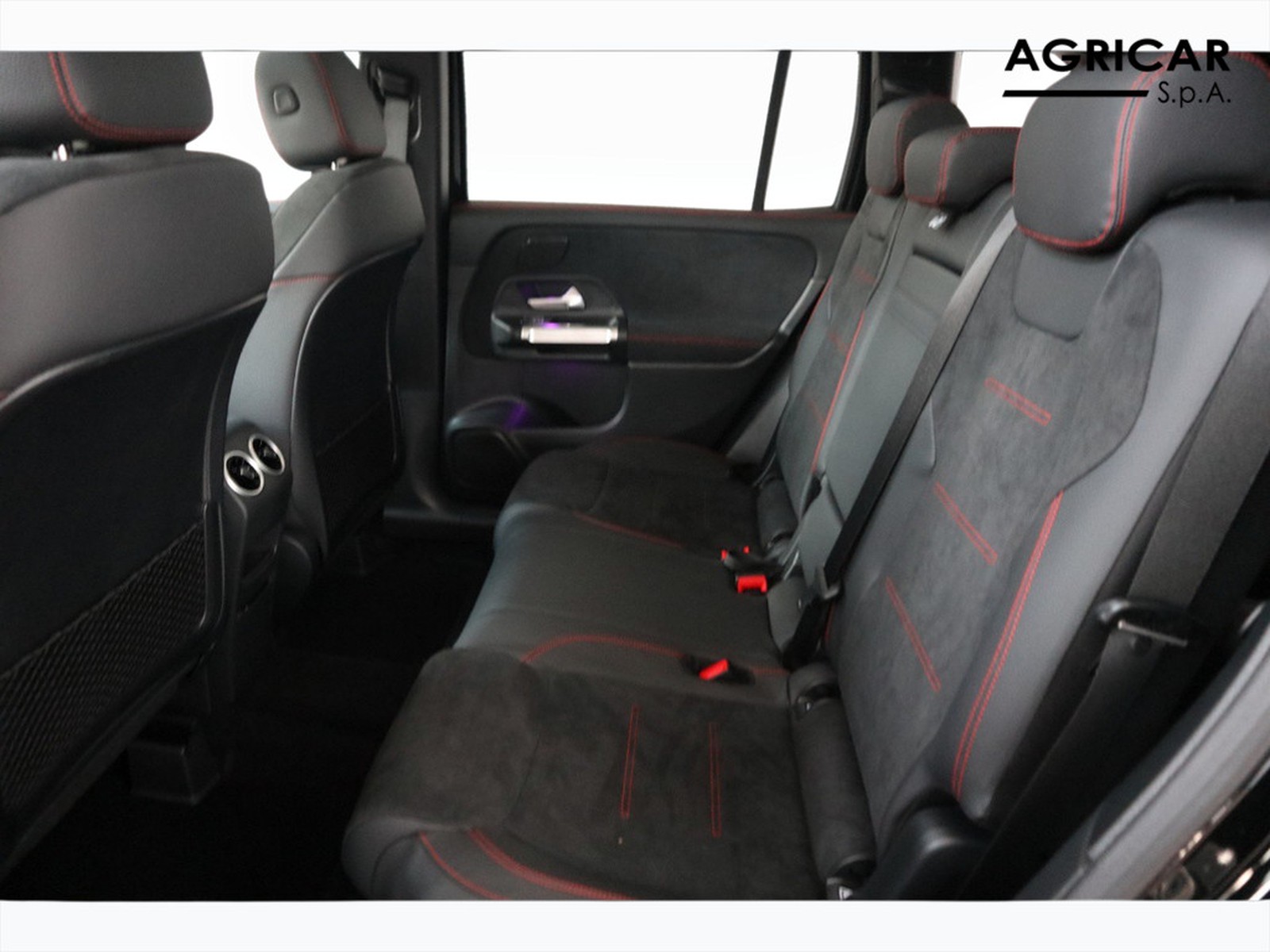 8 - Mercedes GLB 200 d amg line premium 8g-dct