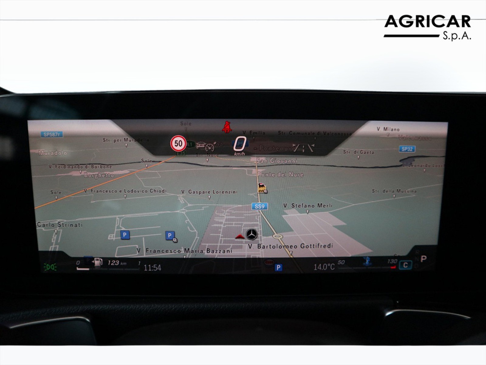 16 - Mercedes GLB 200 d amg line premium 8g-dct