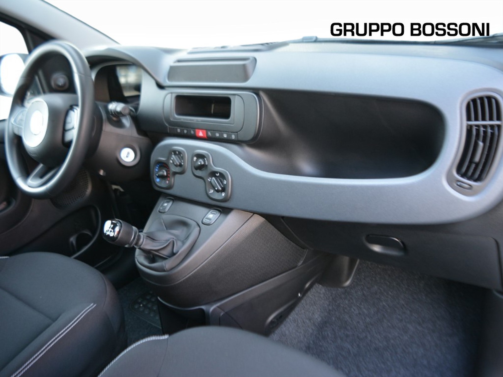 8 - Fiat Pandina 1.0 firefly hybrid 70cv pop s&s