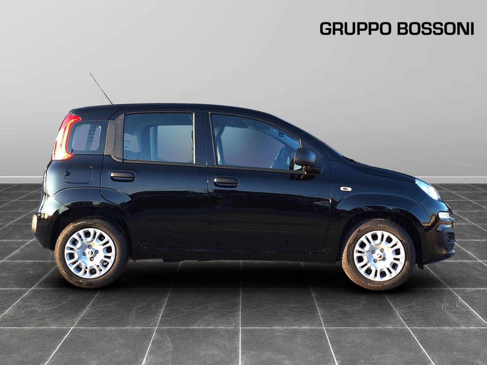 4 - Fiat Pandina 1.0 firefly hybrid 70cv pop s&s