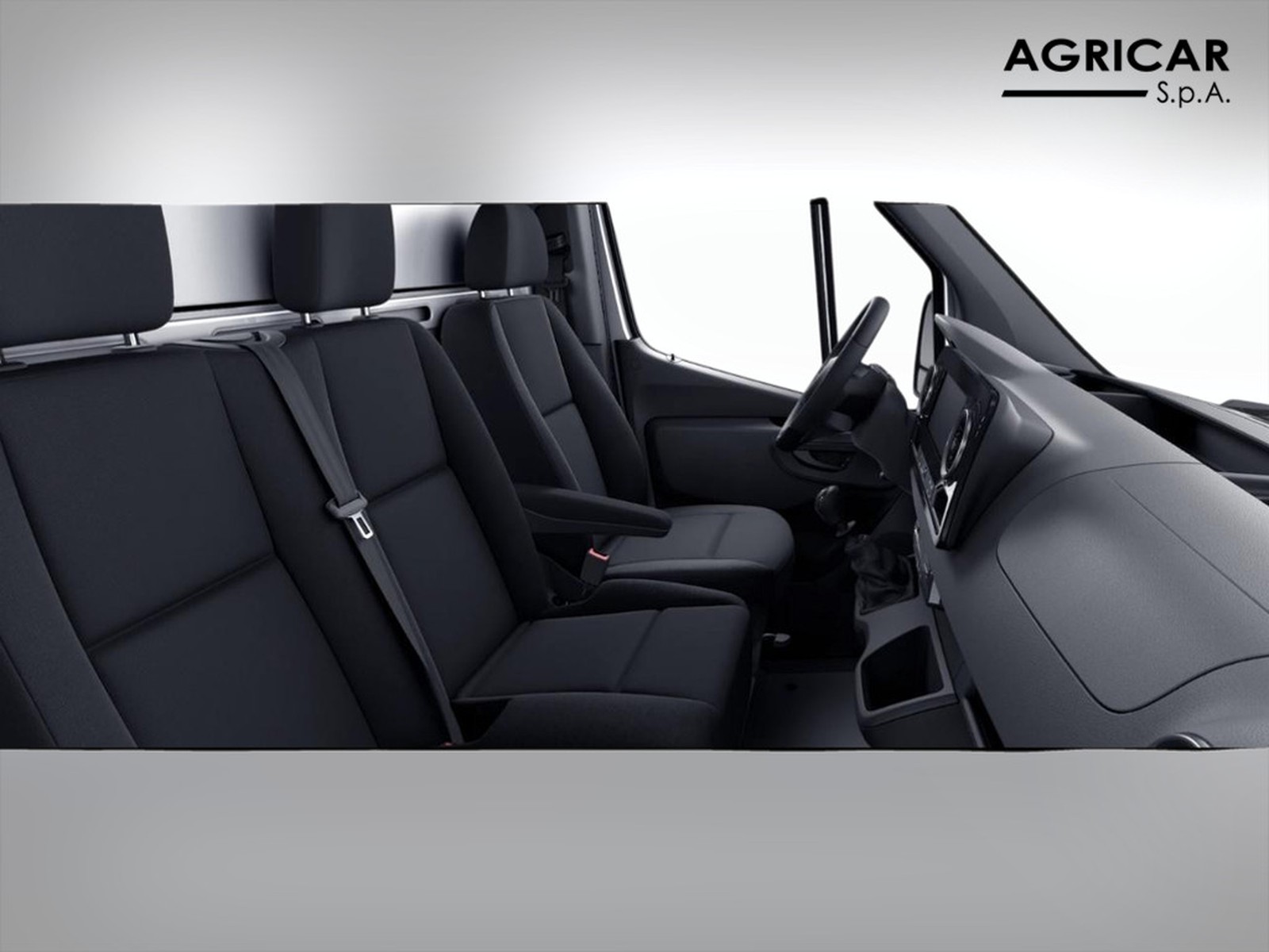 4 - Mercedes Vans Sprinter 315 rwd 2.0 cdi t 37/35 pro