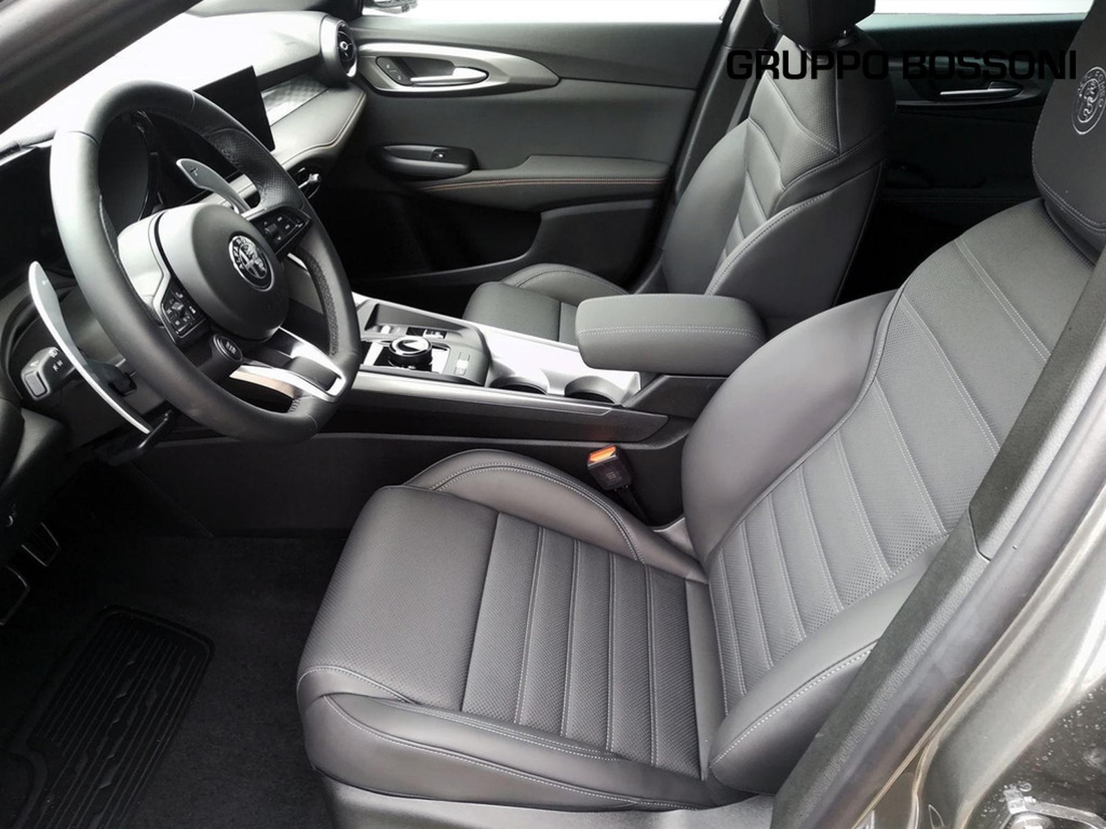 11 - Alfa Romeo Tonale 1.5 hybrid 160cv veloce tct7