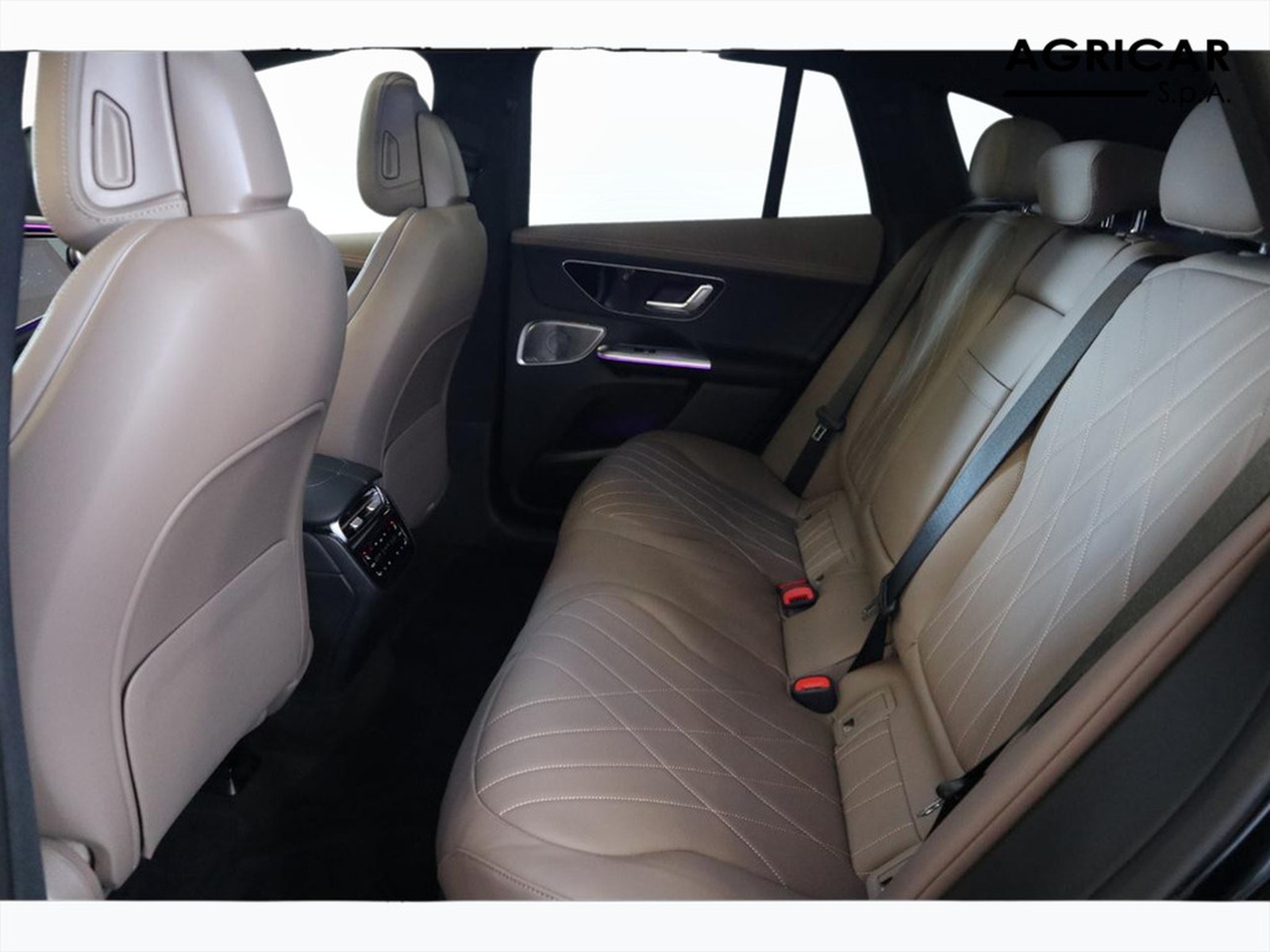 8 - Mercedes EQE suv 350 amg line premium 4matic