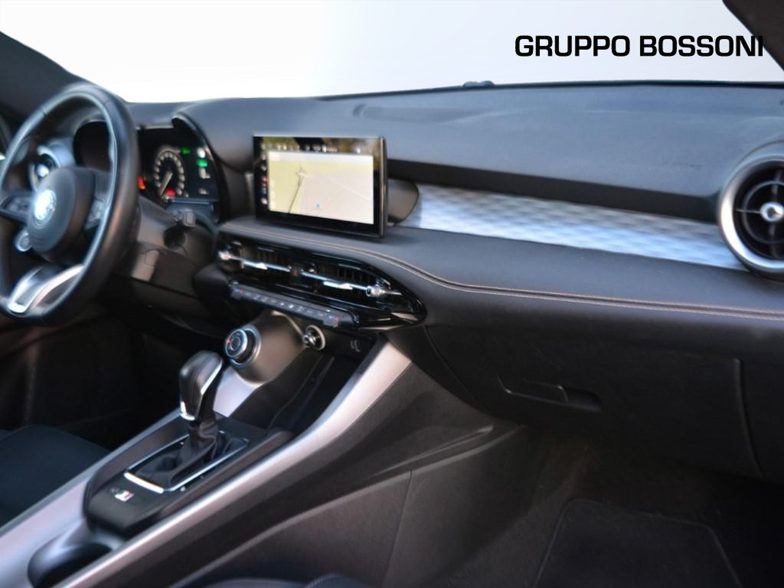 8 - Alfa Romeo Tonale 1.5 hybrid 160cv ti tct7