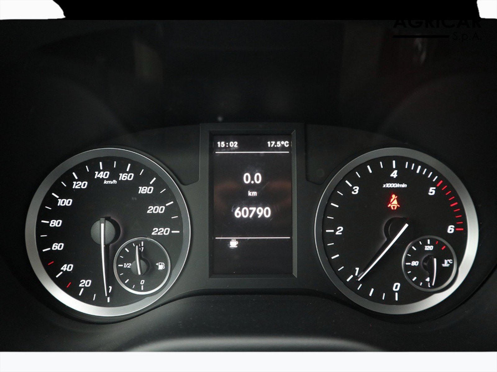 8 - Mercedes Vans Vito 114 cdi compact fwd my19