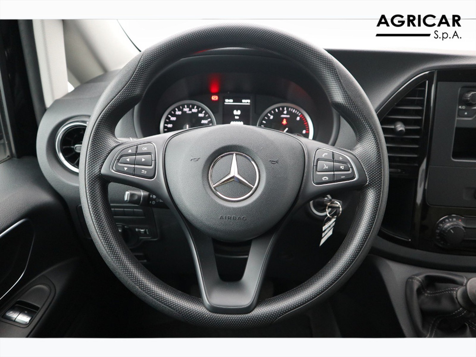 12 - Mercedes Vans Vito 114 cdi compact fwd my19