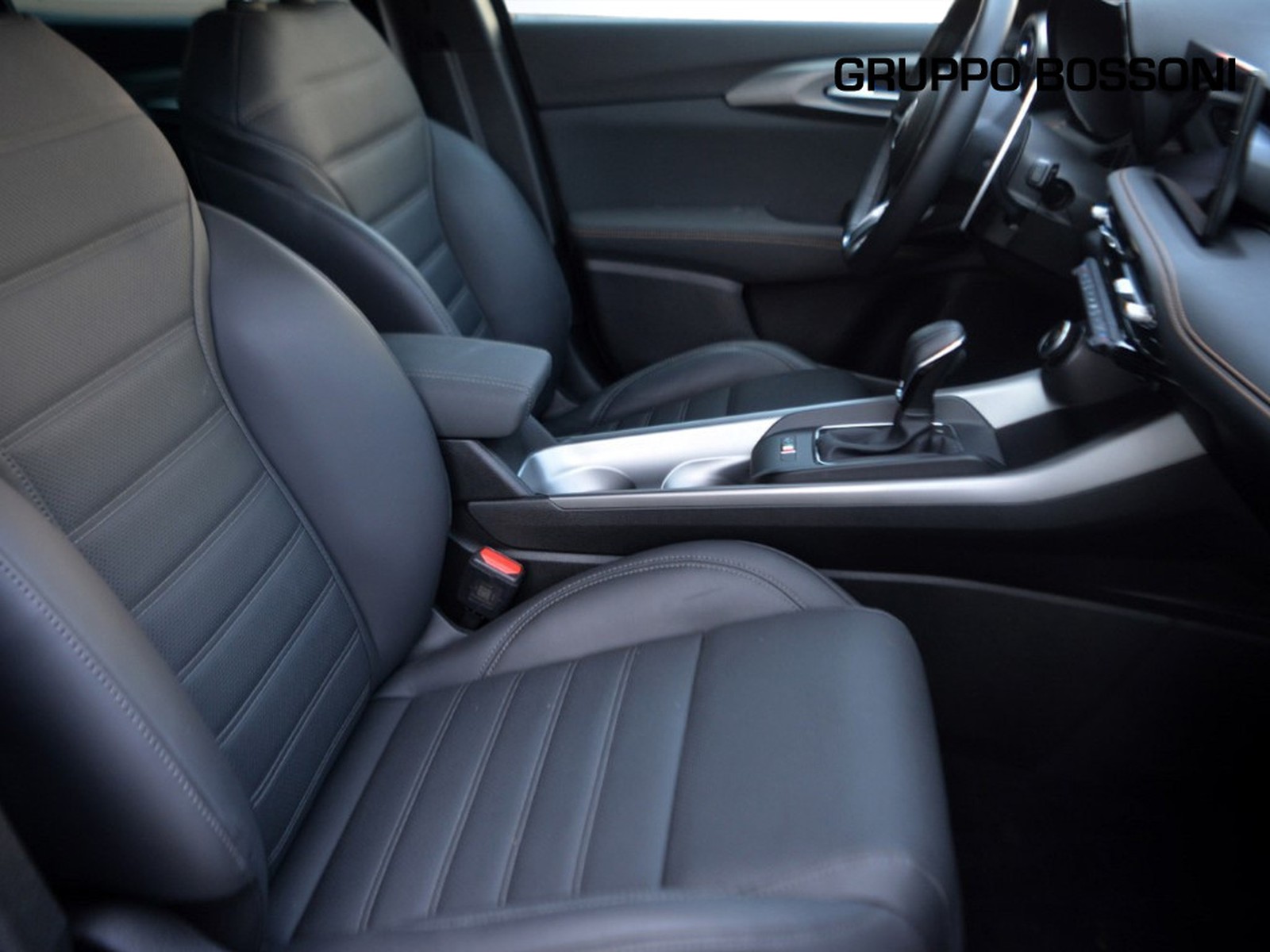 5 - Alfa Romeo Tonale 1.5 hybrid 160cv veloce tct7