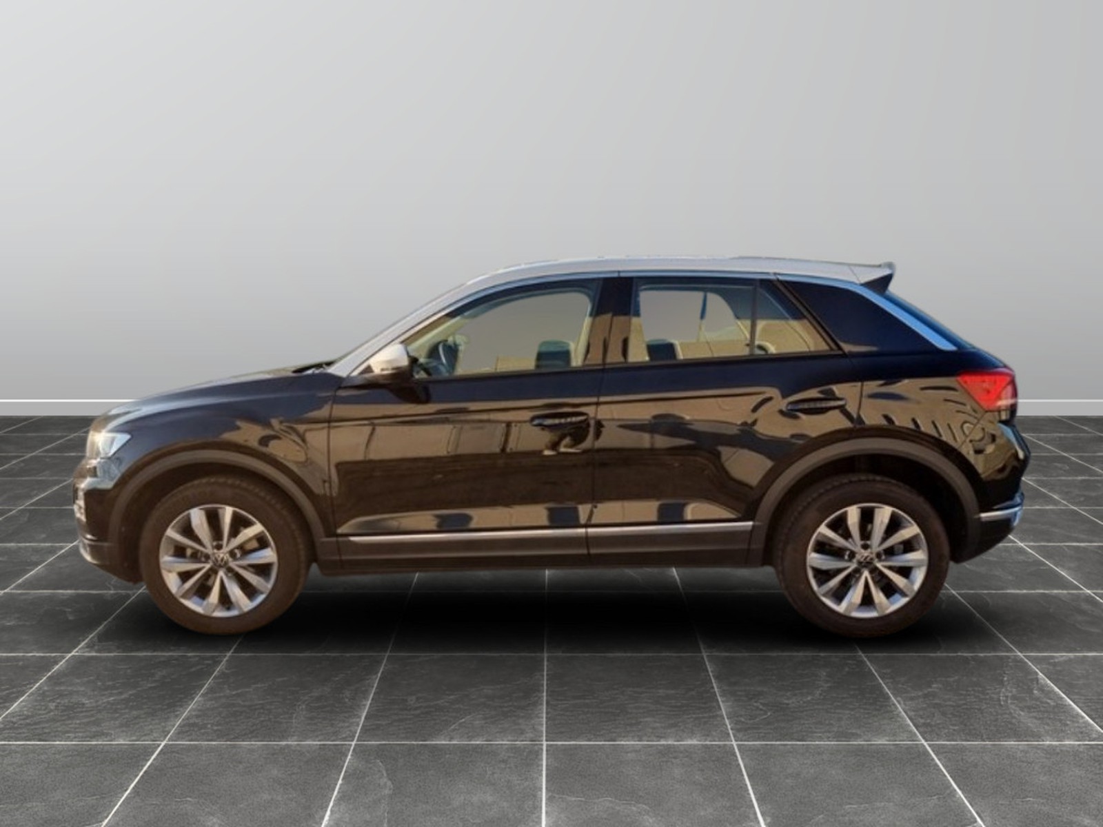 3 - Volkswagen T-Roc 1.0 tsi 110cv style