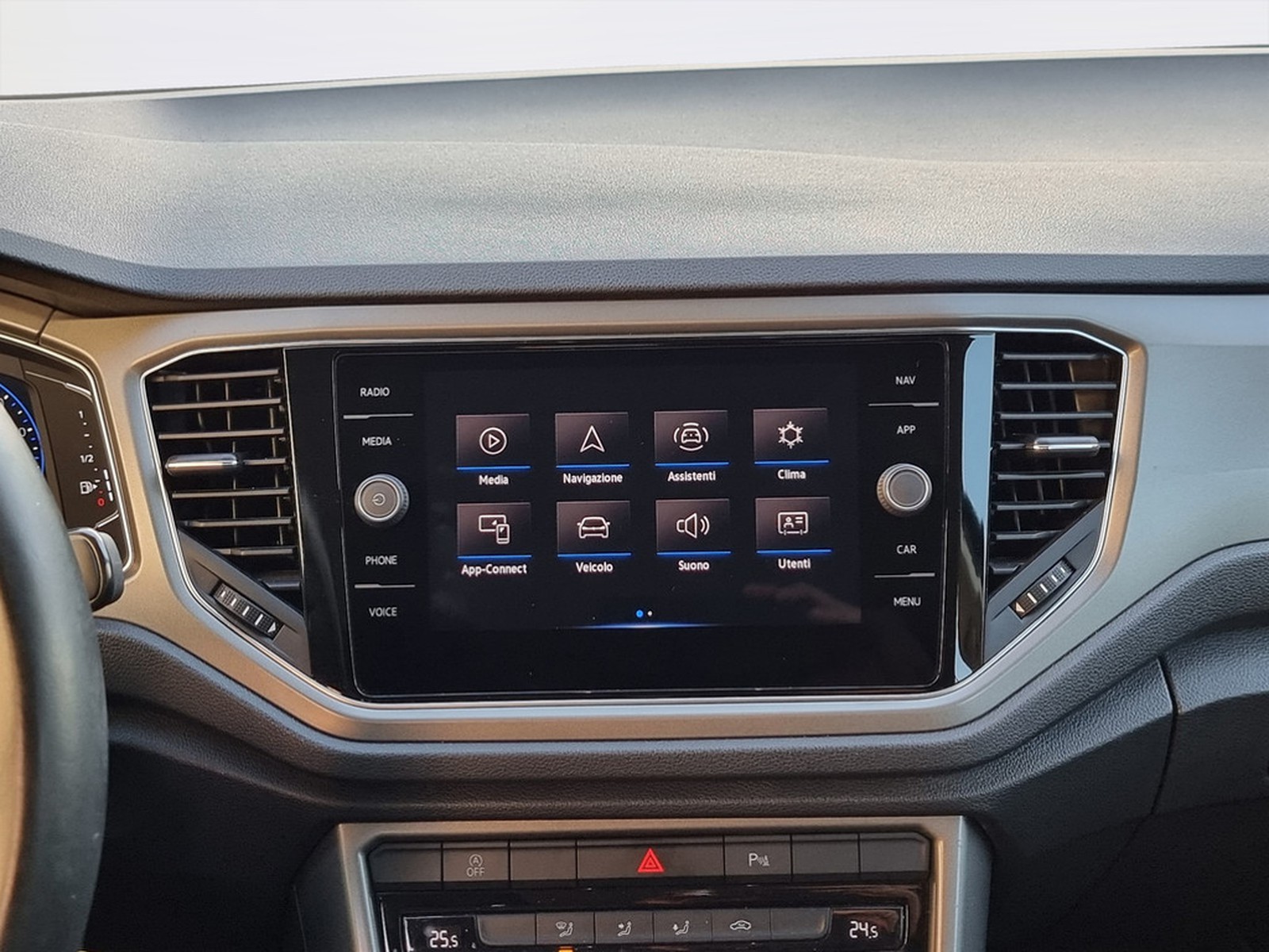 10 - Volkswagen T-Roc 1.0 tsi 110cv style