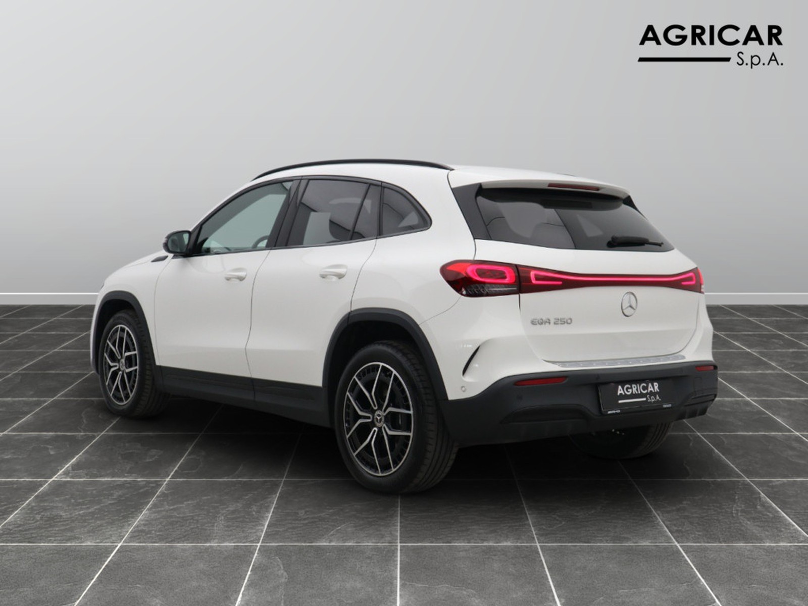 5 - Mercedes EQA 250 premium