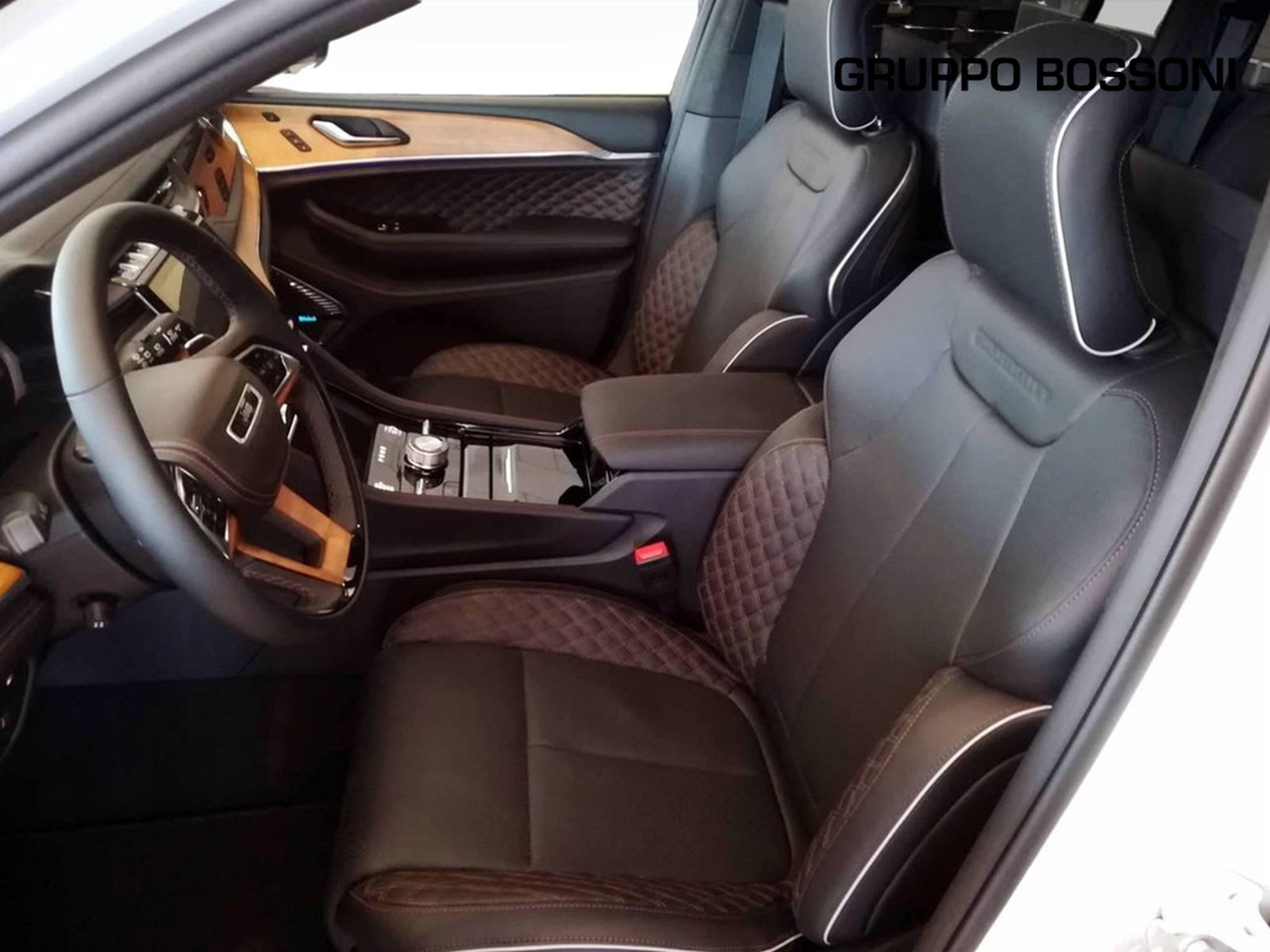 8 - Jeep Grand Cherokee 2.0 atx phev summit reserve 4xe auto