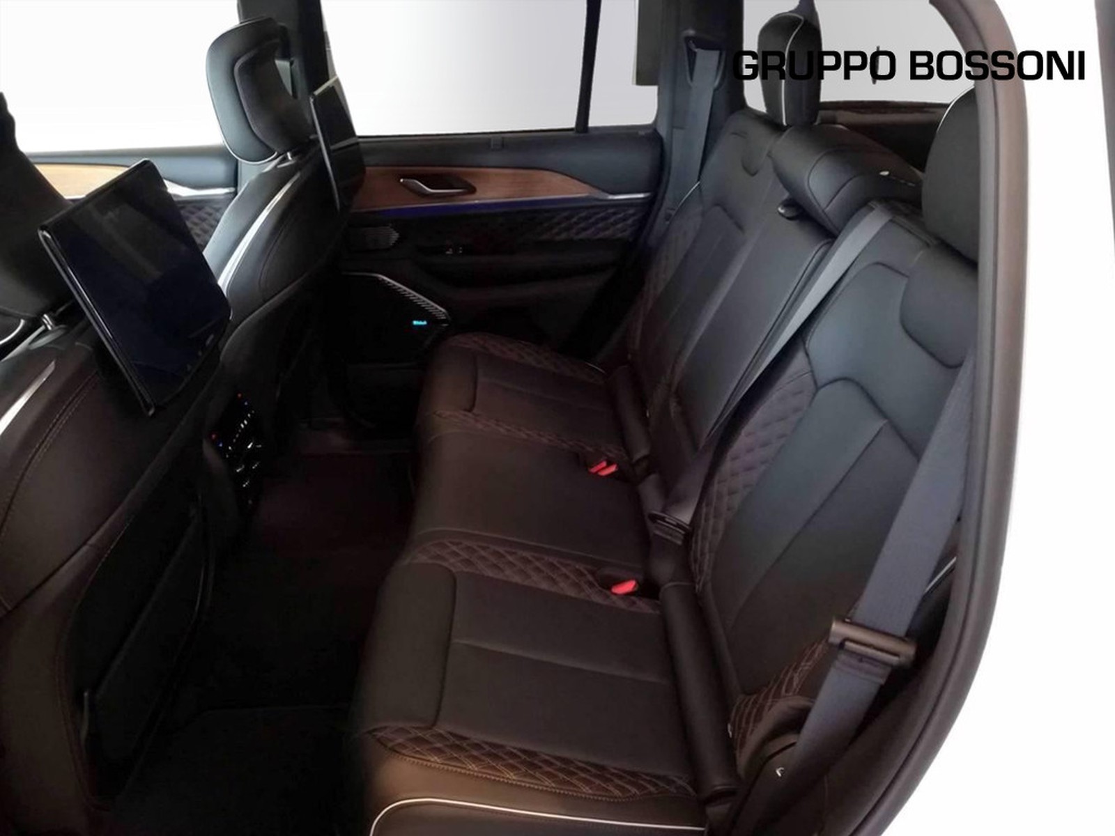 9 - Jeep Grand Cherokee 2.0 atx phev summit reserve 4xe auto