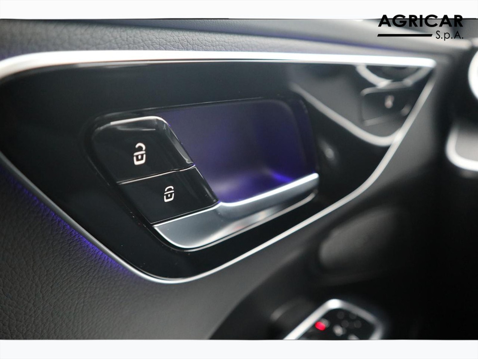 15 - Mercedes Classe C berlina 300 de plug in hybrid amg line advanced 9g-tronic