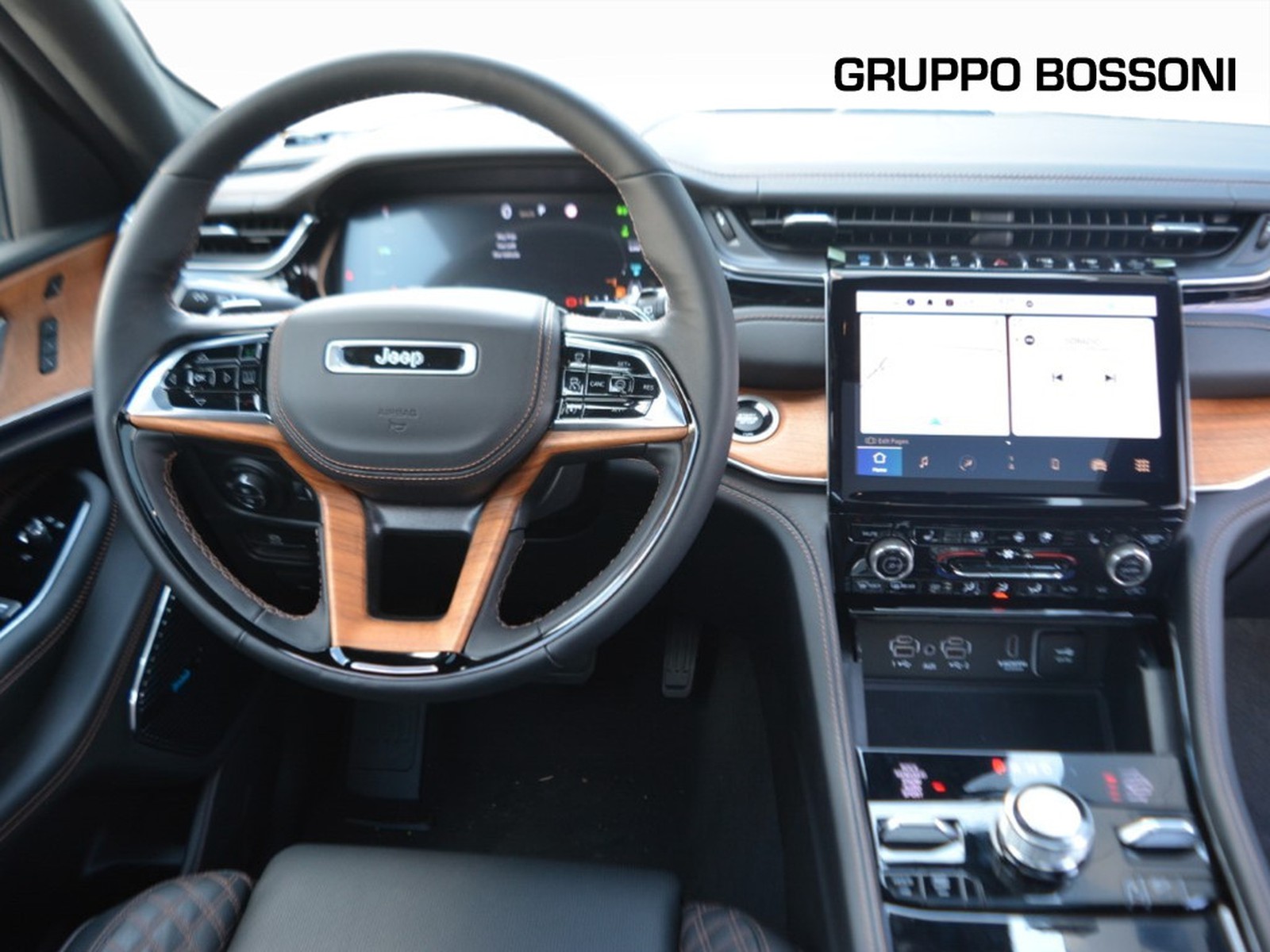 9 - Jeep Grand Cherokee 2.0 atx phev summit reserve 4xe auto