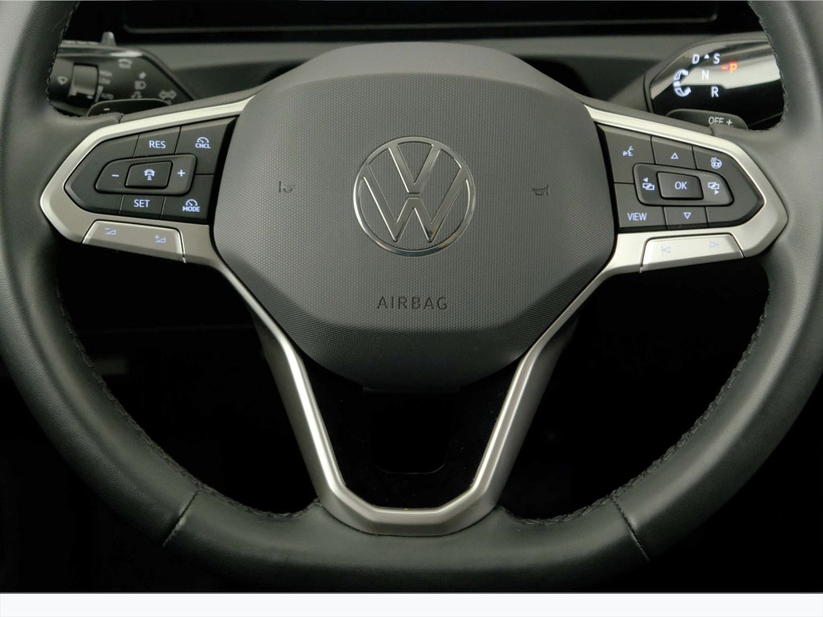 15 - Volkswagen Tiguan 1.5 etsi act 150cv elegance dsg