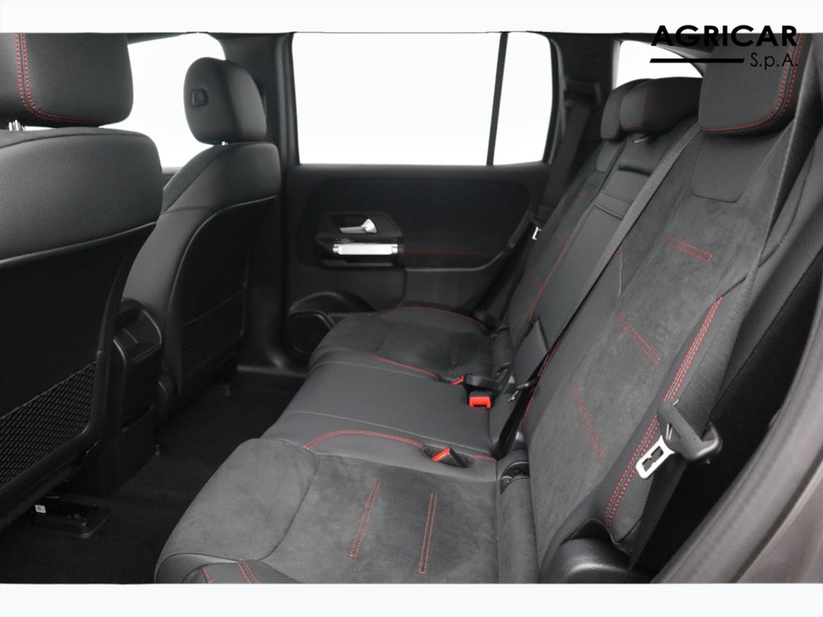 8 - Mercedes EQB 250+ amg line advanced