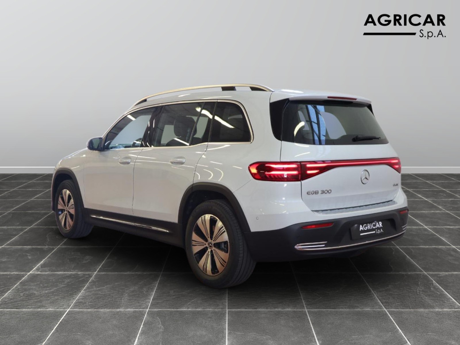 5 - Mercedes EQB 300 progressive advanced 4matic