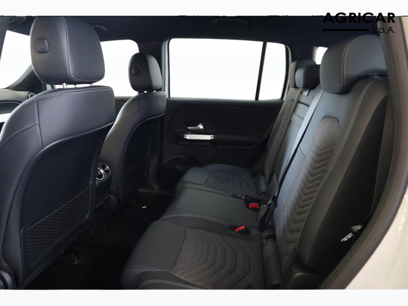 8 - Mercedes EQB 300 progressive advanced 4matic