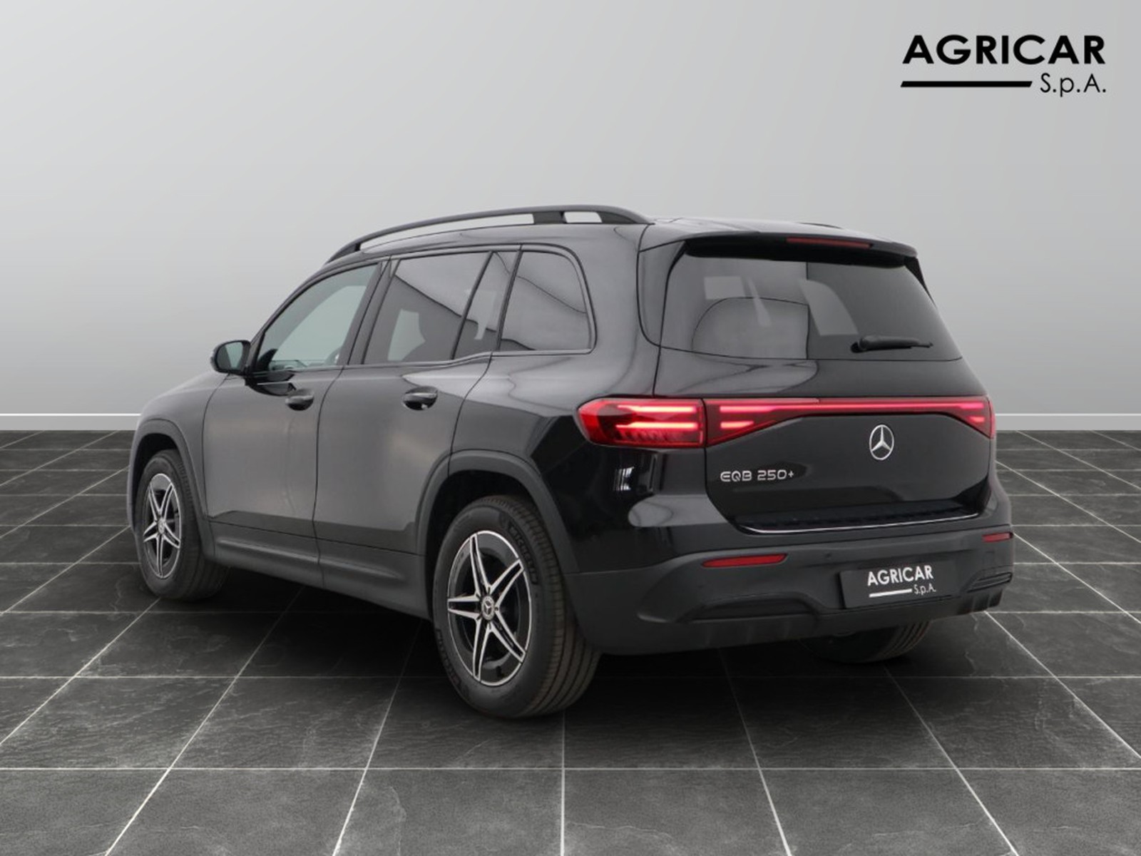 5 - Mercedes EQB 250+ amg line advanced