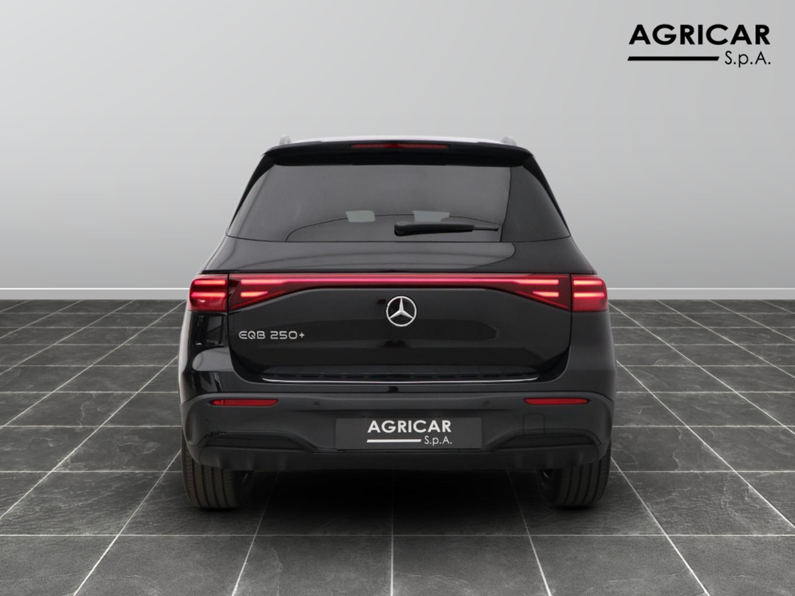 6 - Mercedes EQB 250+ amg line advanced