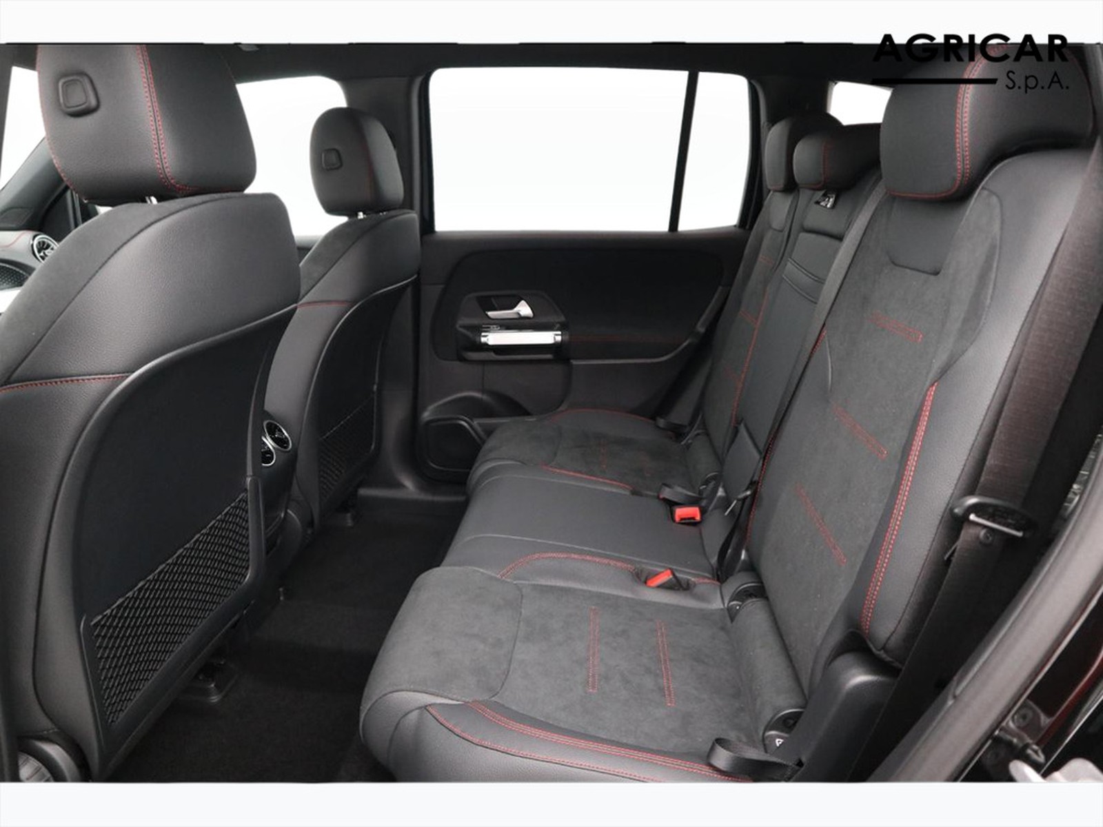 8 - Mercedes EQB 250+ amg line advanced