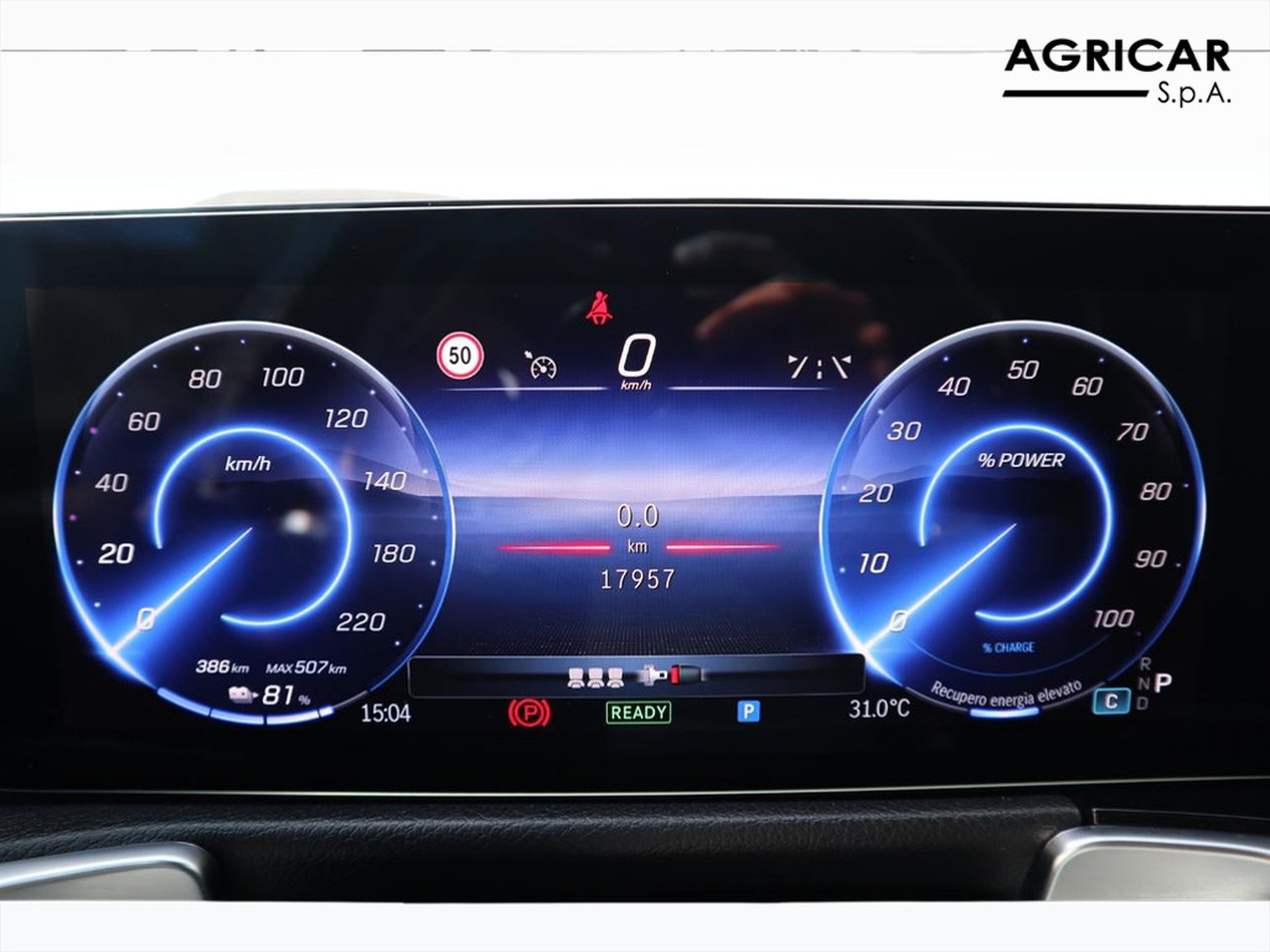 9 - Mercedes EQB 250+ amg line advanced